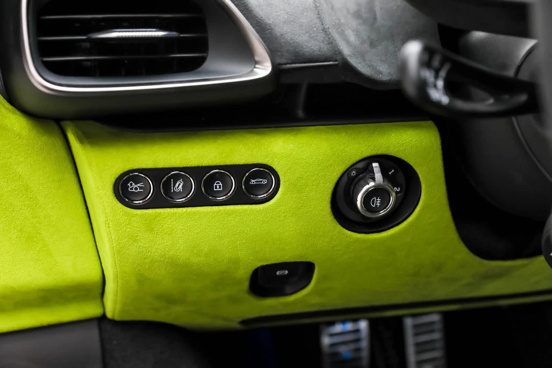 mph032_438598567_33_b2b1f9a673