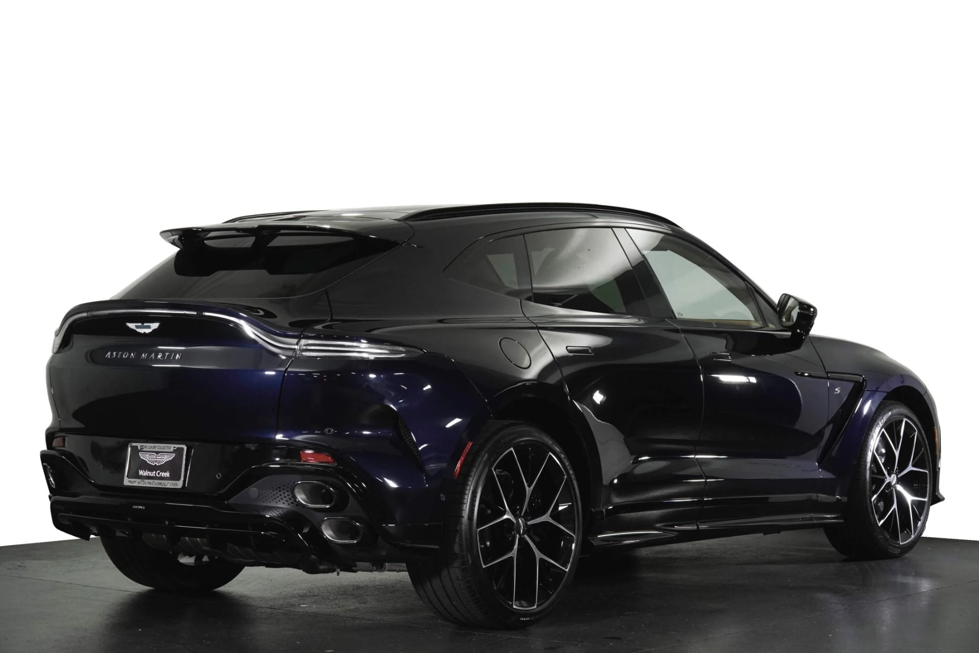 mph032_456775847_New_2026_Aston_Martin_DBX_S_1791412081_30330dedc9