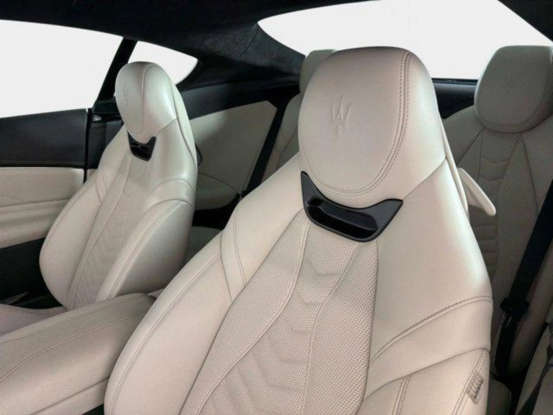 mph032_462522230_ys6_Ra_QN_6_IG_0m_IGUJ_Eg_Tr_Q_By_Br_Ro_27eea816a8