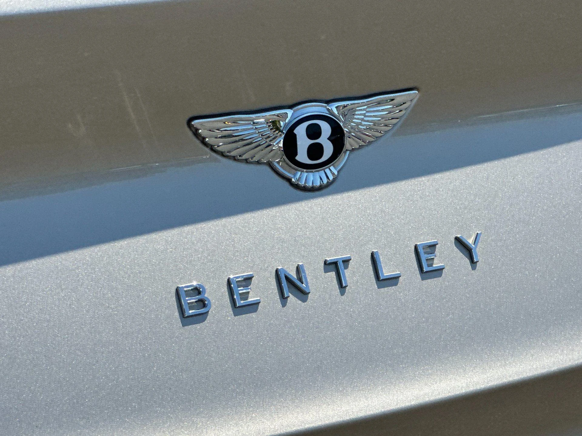 mph032_462945856_Used_2023_Bentley_Bentayga_Azure_1782290870_a2139039ff