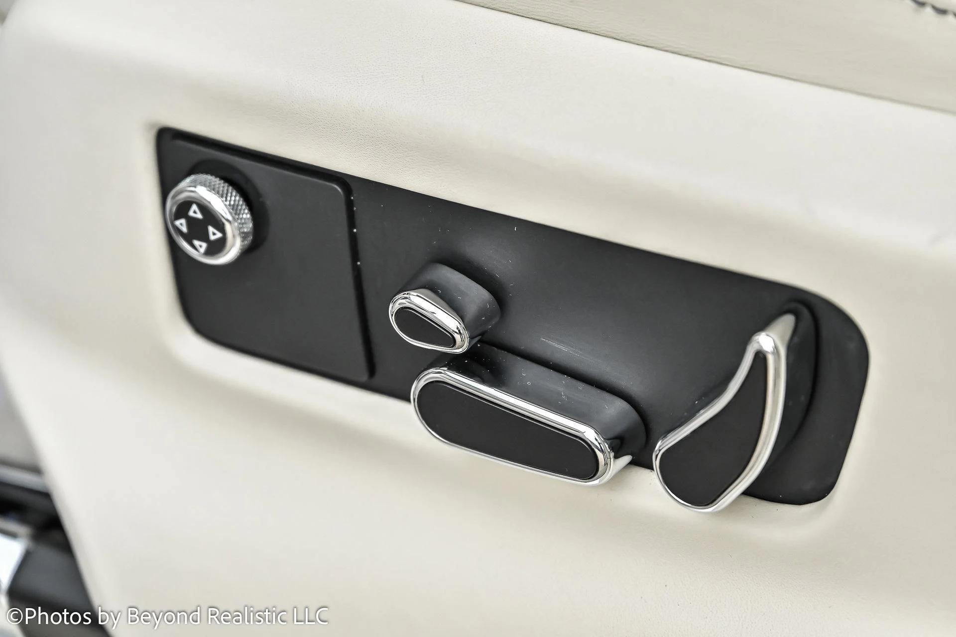 mph032_471432981_Used_2022_Bentley_Bentayga_V8_Mulliner_Driving_Specification_1755763441_37412603c4