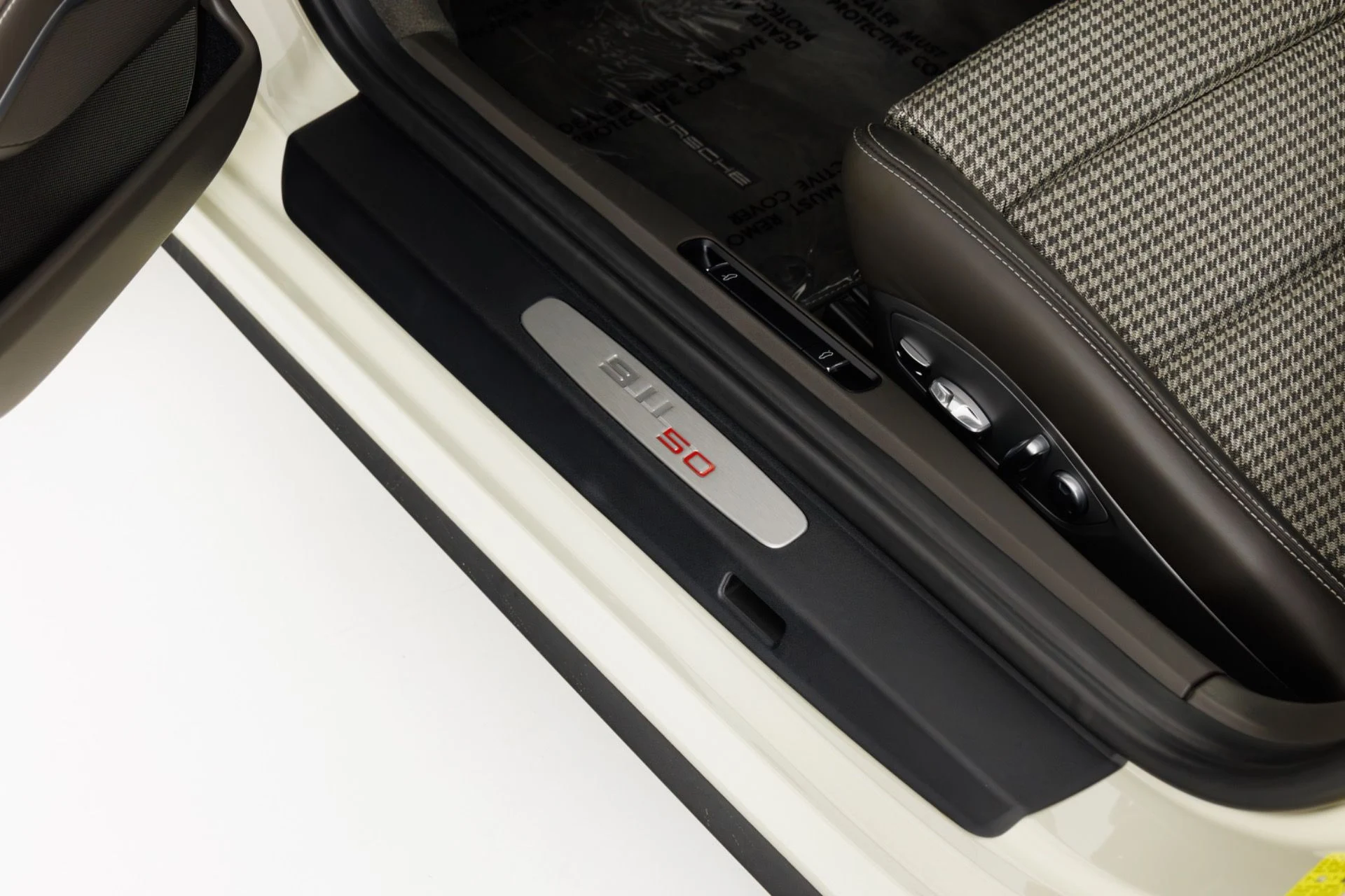 mph032_47467951_Used_2014_Porsche_911_Carrera_S_1781907468_4194384eec