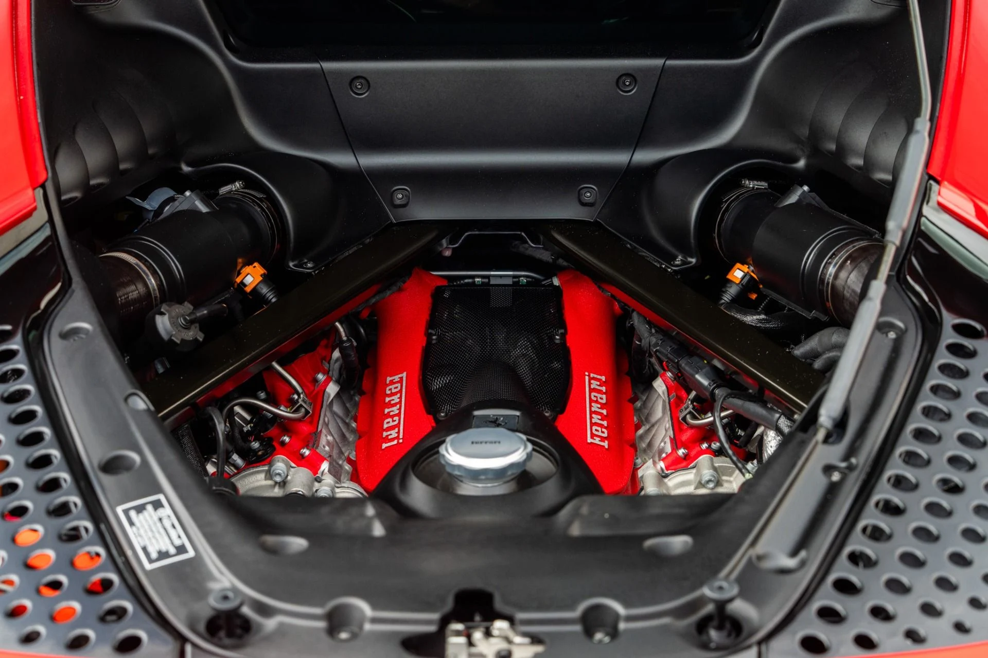 mph032_476480056_Used_2023_Ferrari_SF_90_Stradale_1753986434_17777c6860