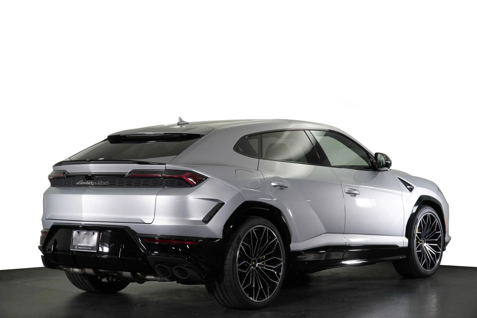 mph032_477170632_New_2025_Lamborghini_Urus_SE_1776533291_e7c73a1d9e
