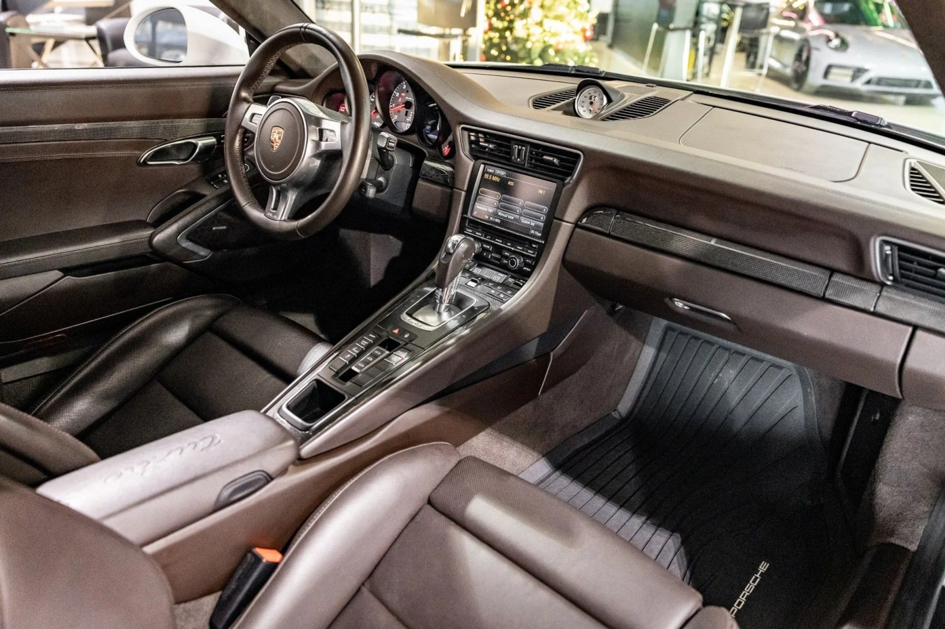 mph032_484188015_Ow_c84bc7f138