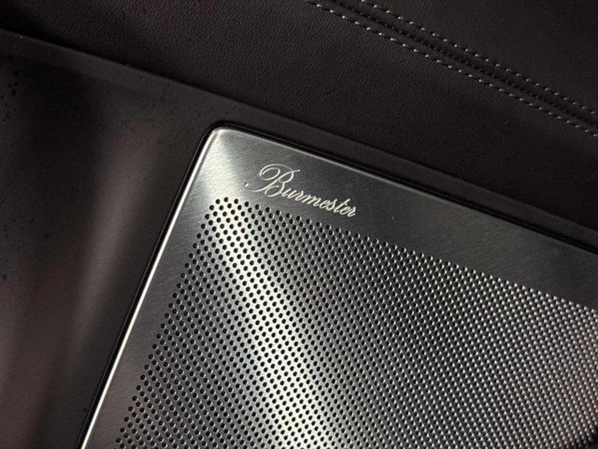 mph032_487437698_p_V4_Ms1z_W38_Z_Xx_QR_BG_Fbjk2_L_Suo_a7355bad2c