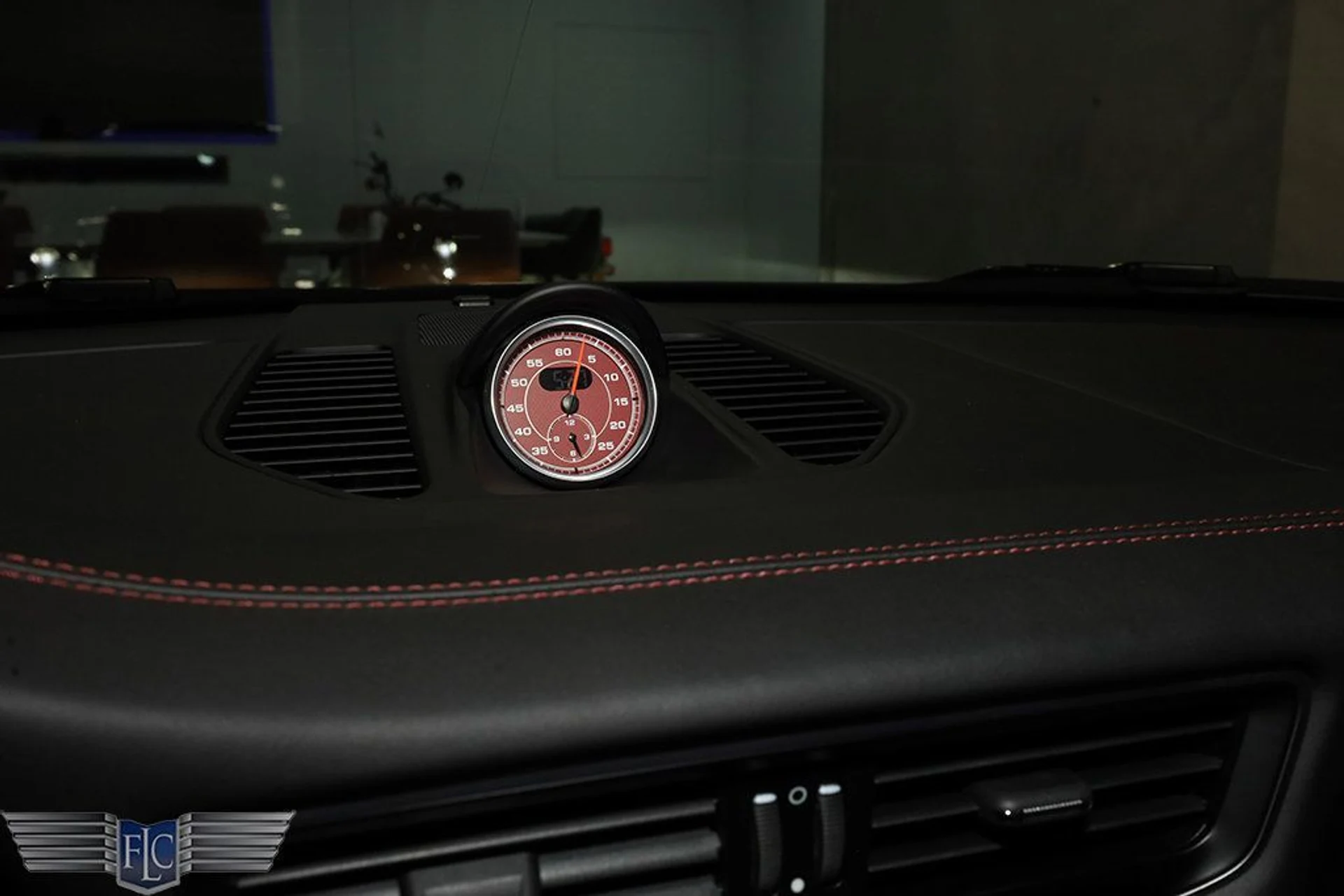 mph032_489112605_used_2018_porsche_911_turboscoupe_9689_22116353_33_1024_122051c41c