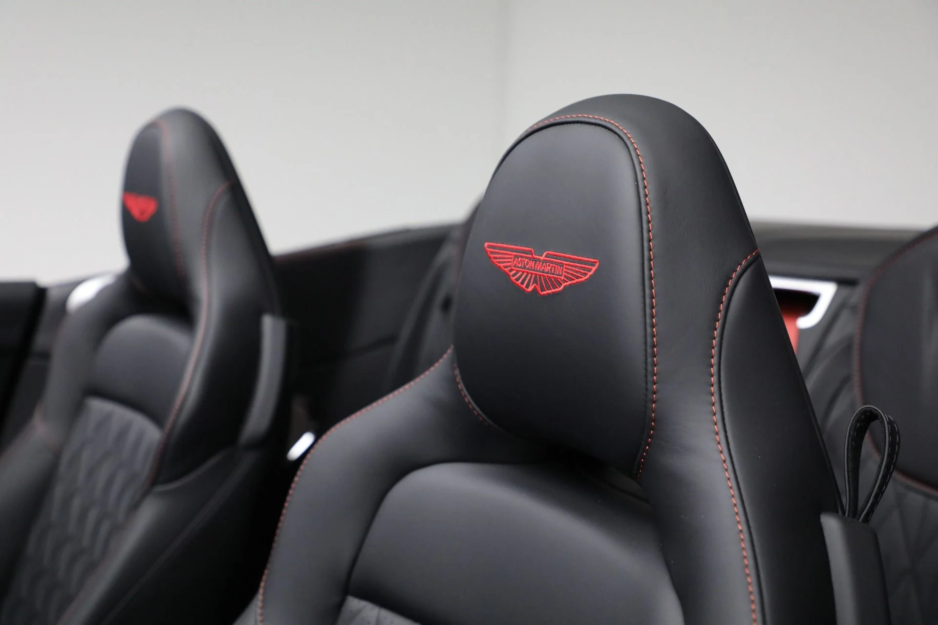 mph032_489620288_New_2025_Aston_Martin_DB_12_Volante_424fc3bece