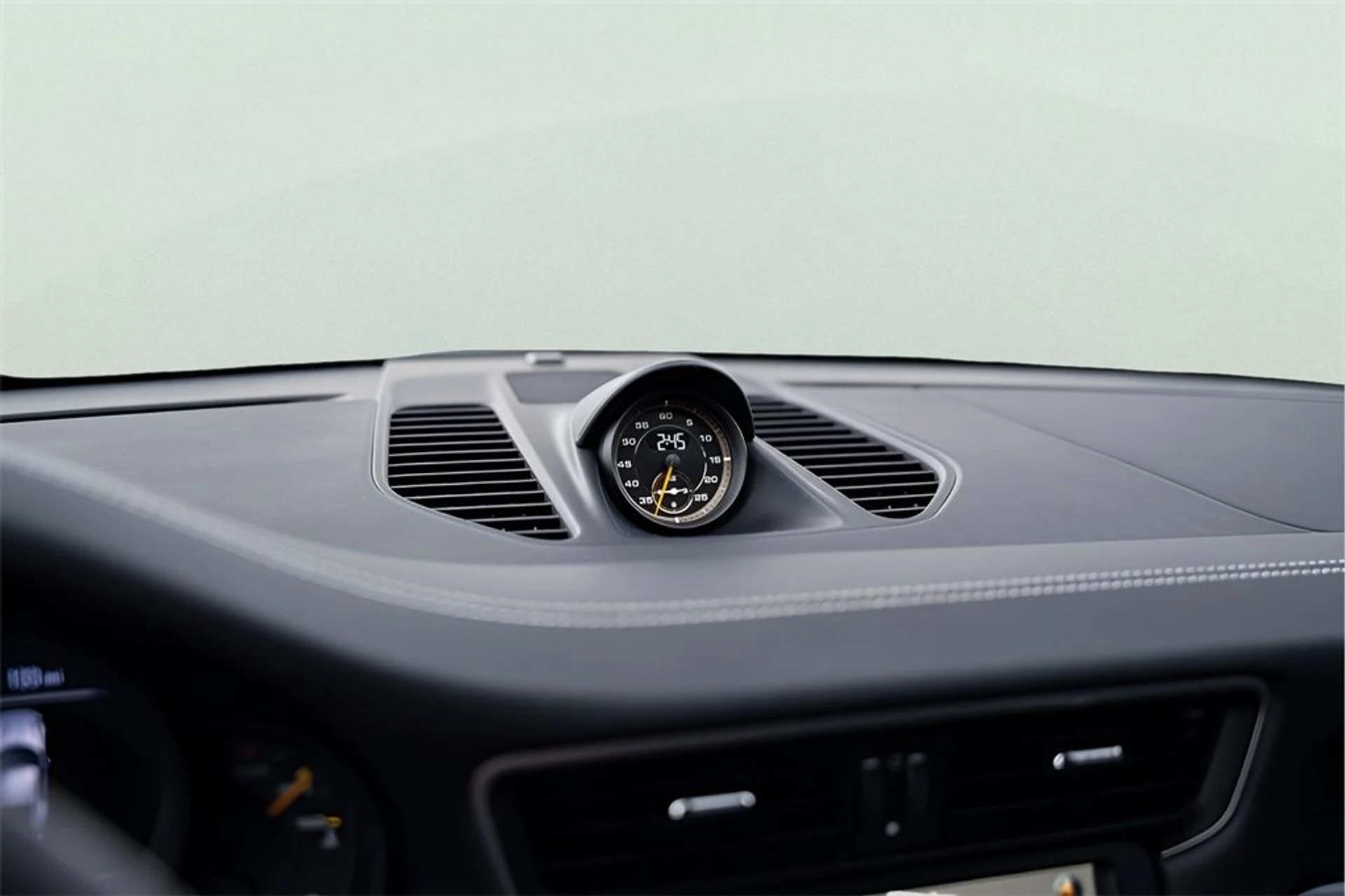 mph032_497035702_image_34_5753850964