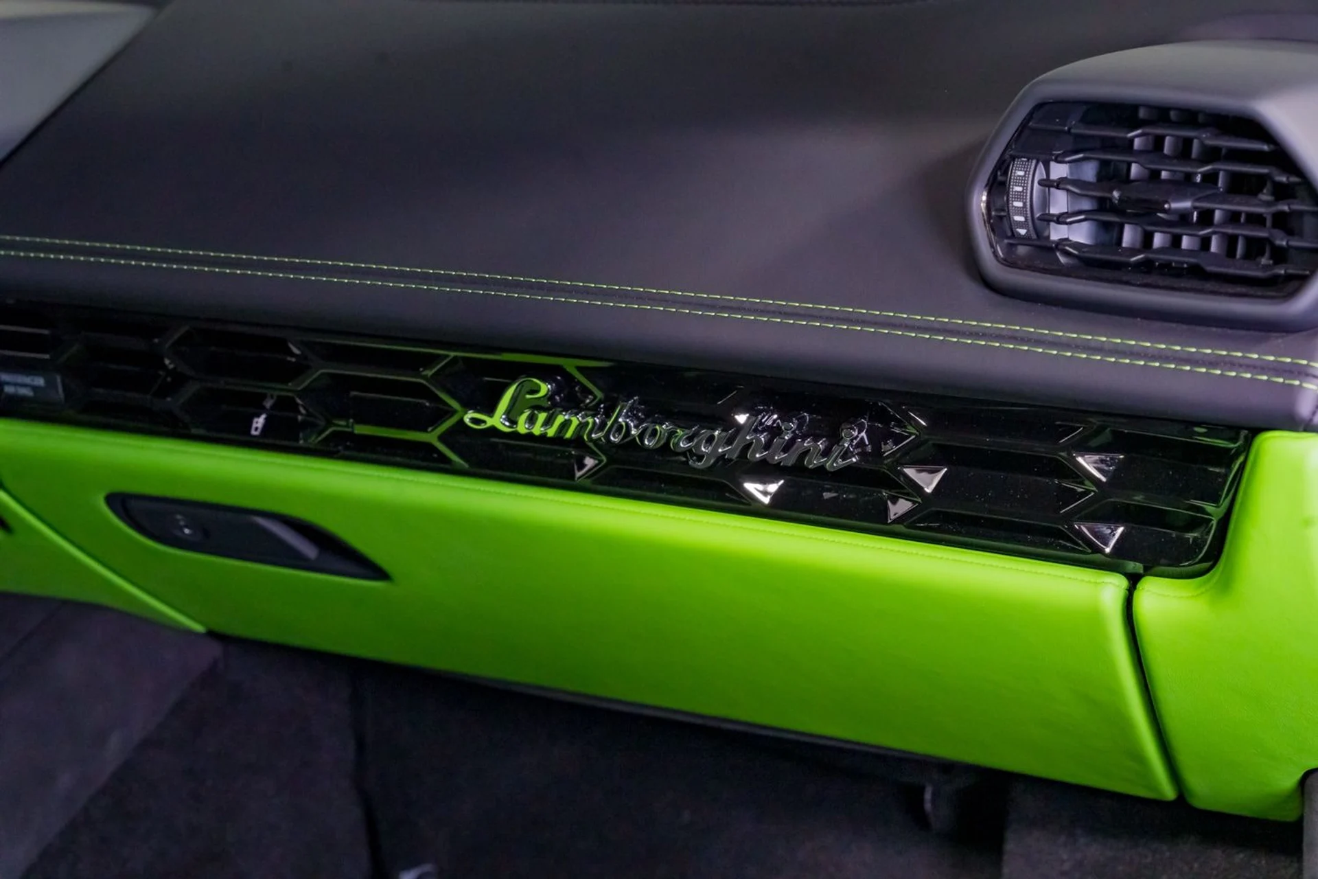 mph032_525481310_e0b07e675faf4d4dbcb07fd4f37d8d53_a4268ef243