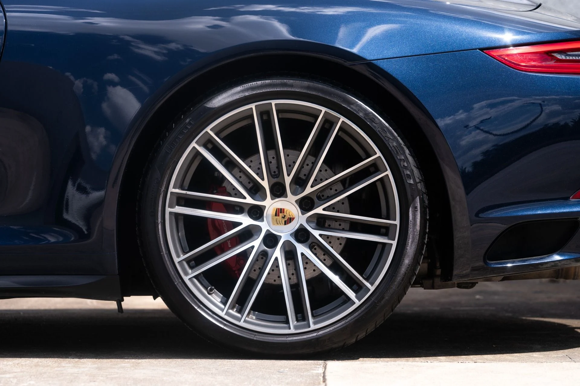 mph032_536973641_Used_2019_Porsche_911_Targa_4_S_1759788578_35e6b73271