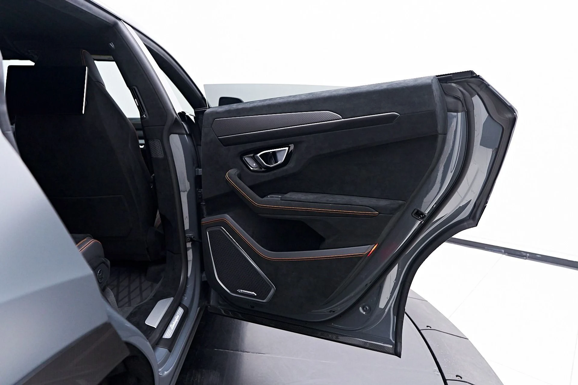 mph032_540586591_Used_2024_Lamborghini_Urus_Performante_1743293329_af6de270b8