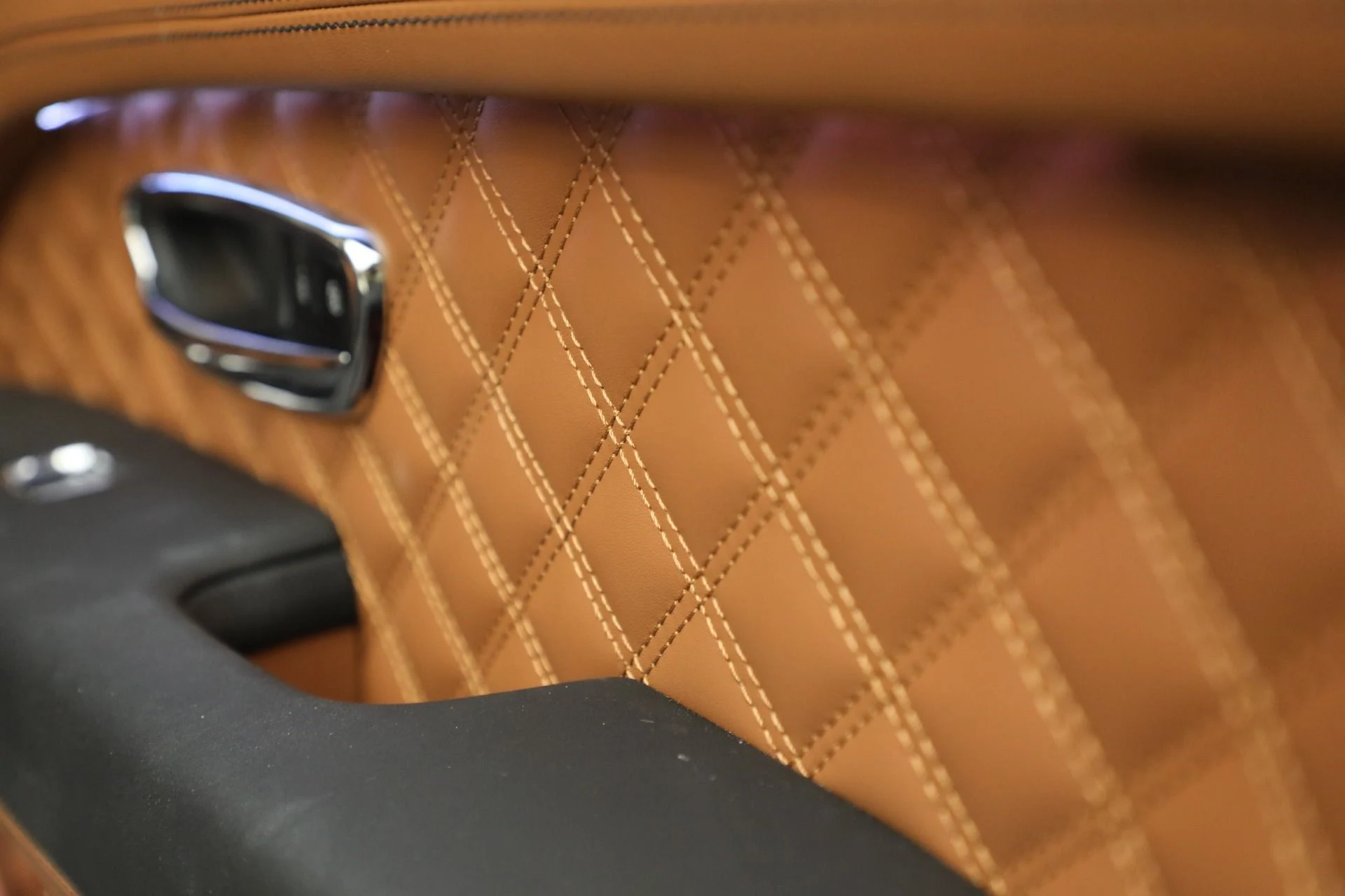 mph032_542366556_Used_2023_Bentley_Bentayga_S_V8_ff49feb01e