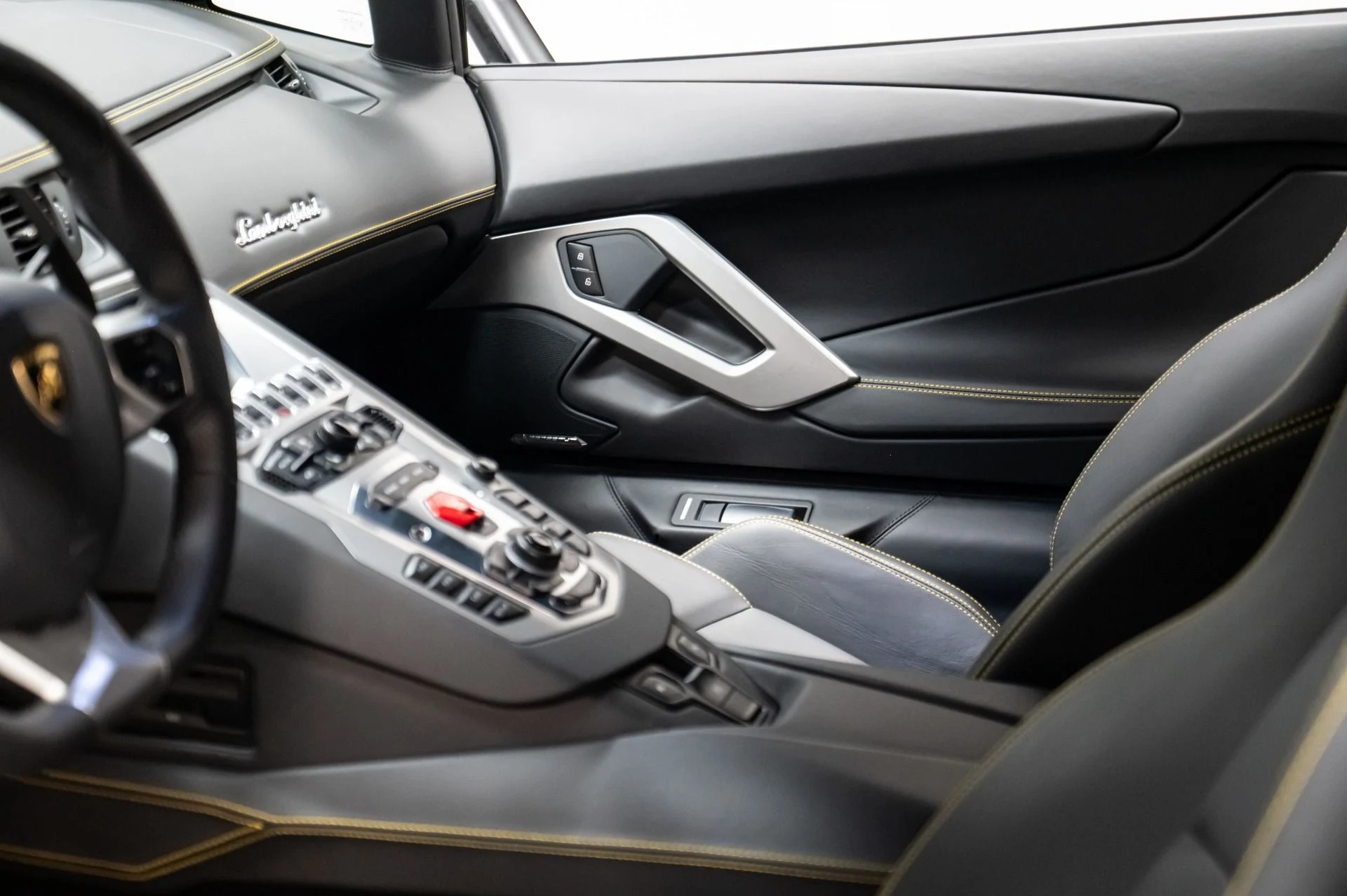 mph032_54902221_Used_2014_Lamborghini_Aventador_1769104446_84a17d6723