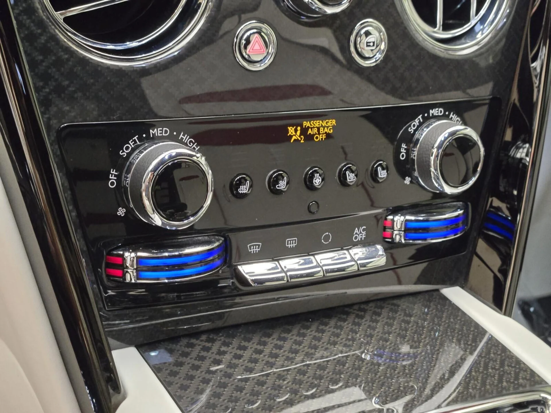 mph032_556104432_Used_2021_Rolls_Royce_Cullinan_1761977974_73a53a9f8b