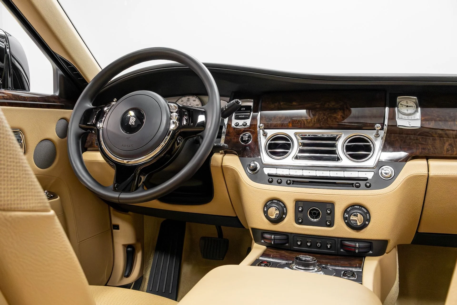 mph032_556780600_Used_2011_Rolls_Royce_Ghost_1770323942_22a2536ac0