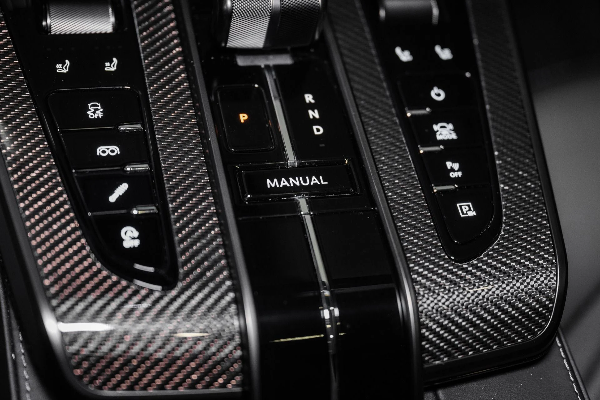 mph032_557925050_New_2027_ASTON_MARTIN_VANQUISH_1787330062_ede820862e