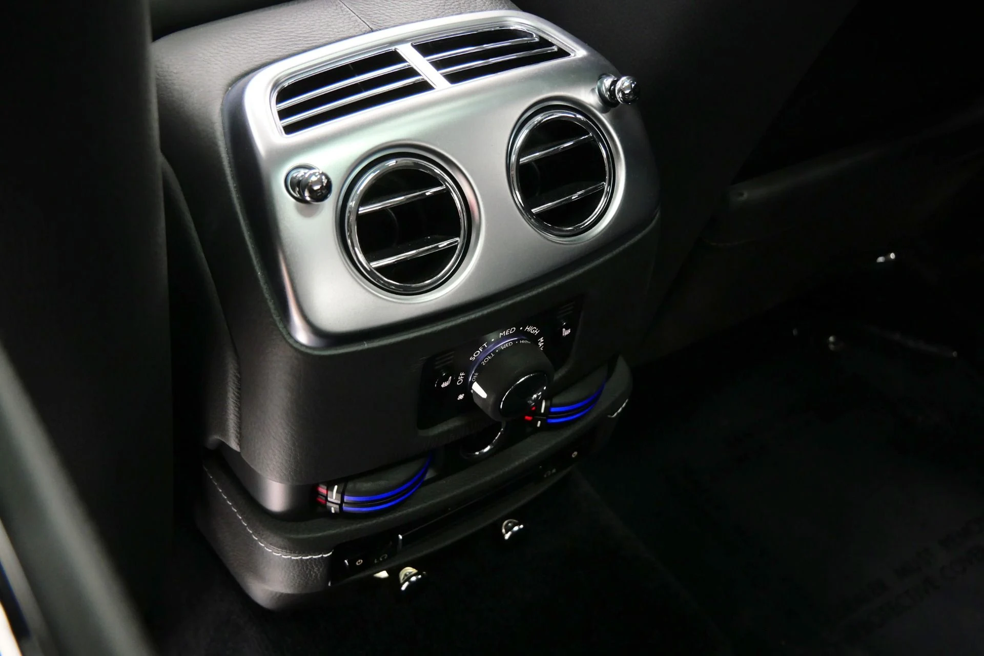 mph032_558990025_Used_2013_Rolls_Royce_Ghost_Rear_Seat_Entertainment_Picnic_Tables_V12_Power_1766770439_b7f8aba491