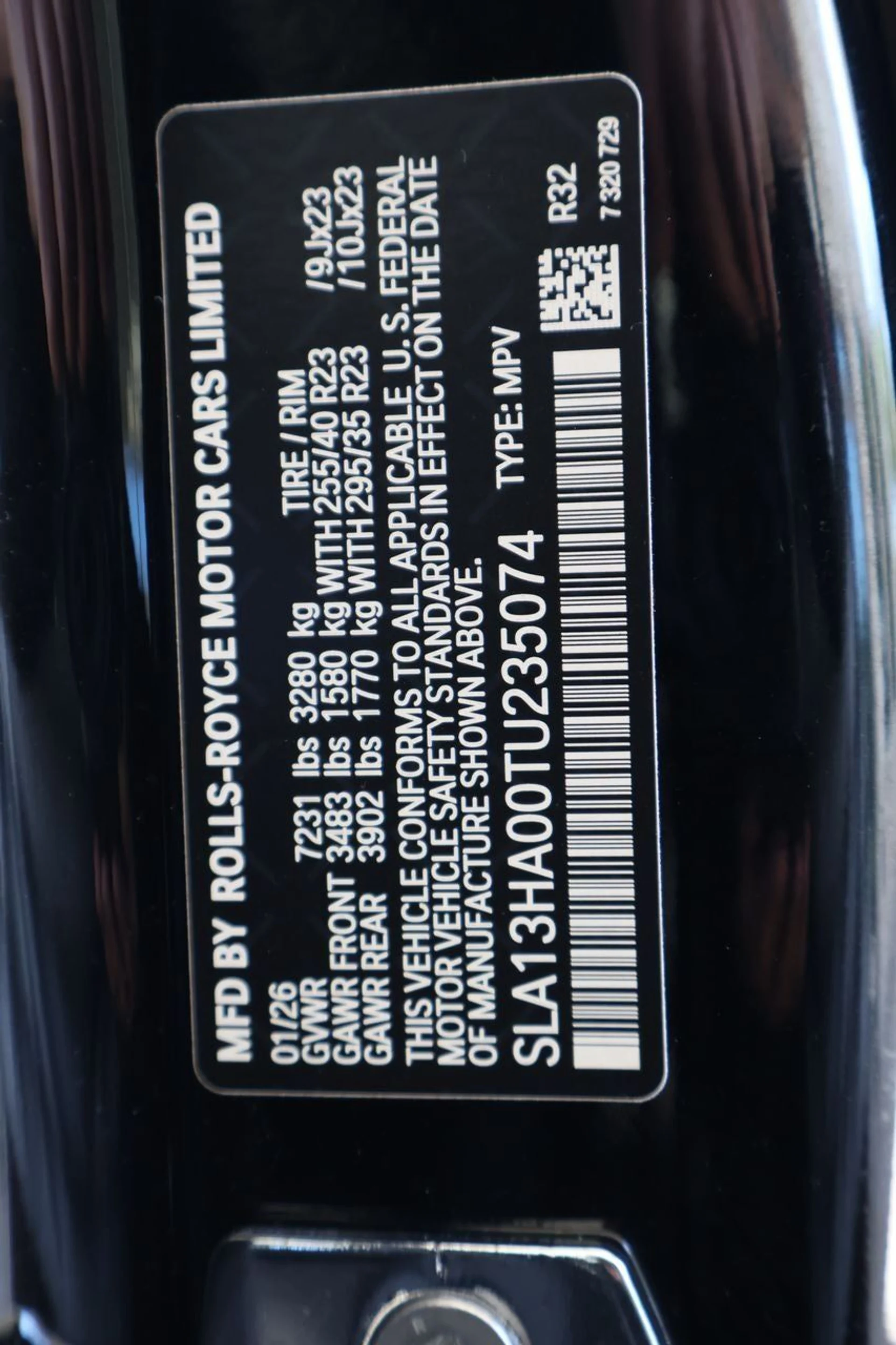 mph032_55906361_33_e10ca2f676