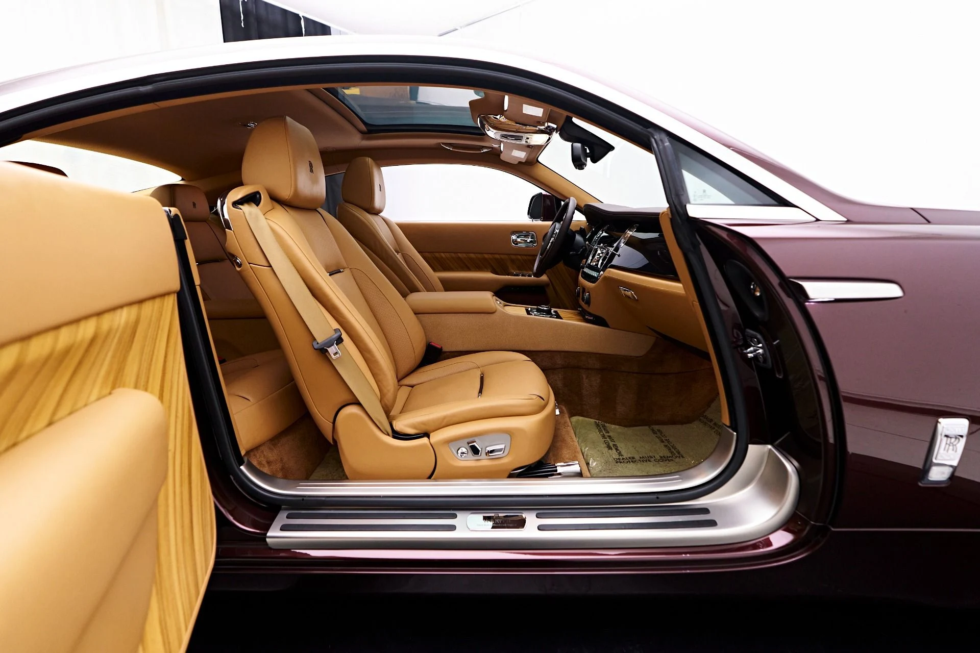 mph032_567819526_Used_2015_Rolls_Royce_Wraith_Base_1757113604_104ab33d32