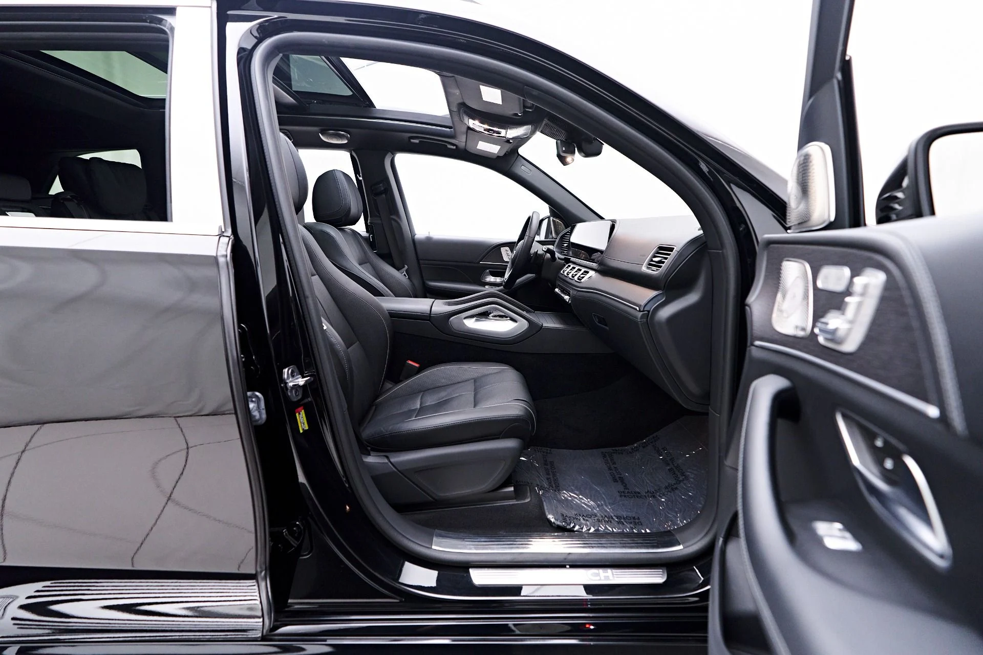 mph032_570256643_Used_2022_Mercedes_Benz_GLS_Maybach_GLS_600_1747446181_cb735aaad8