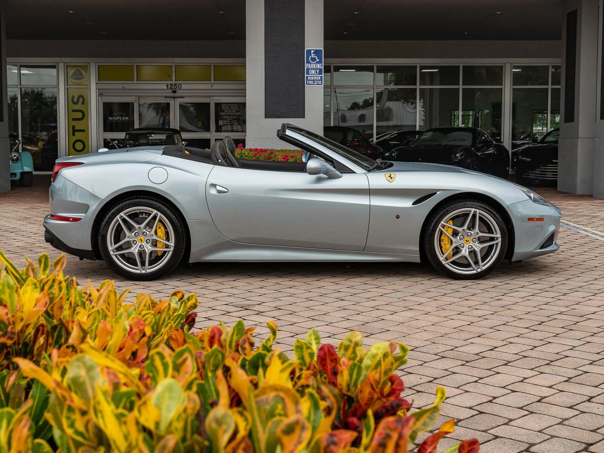 mph032_576060762_Used_2016_Ferrari_California_T_1785949667_037f783f87