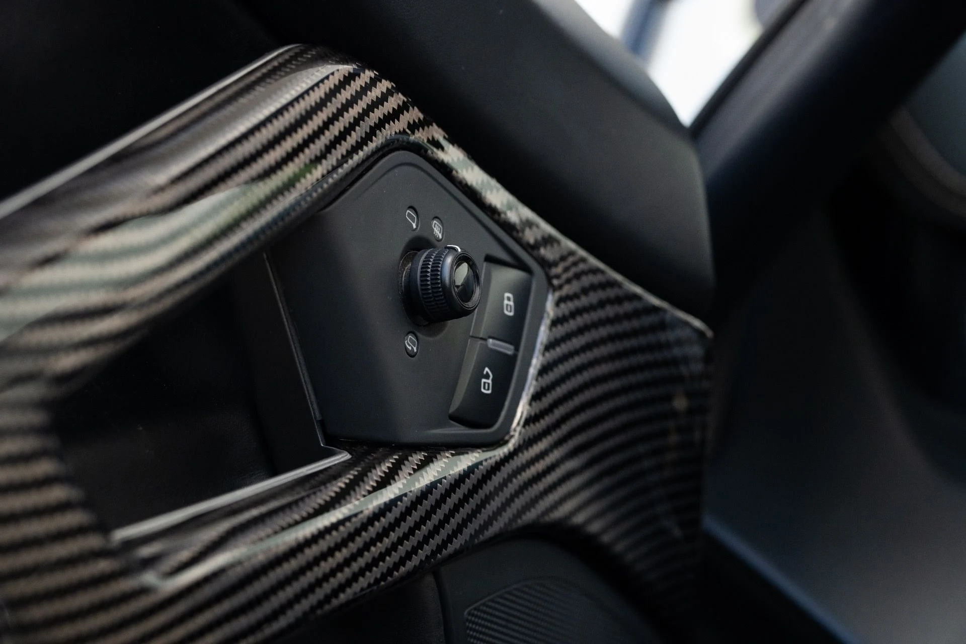 mph032_586798399_Used_2015_Lamborghini_Aventador_LP_700_4_1755636839_47446c9328