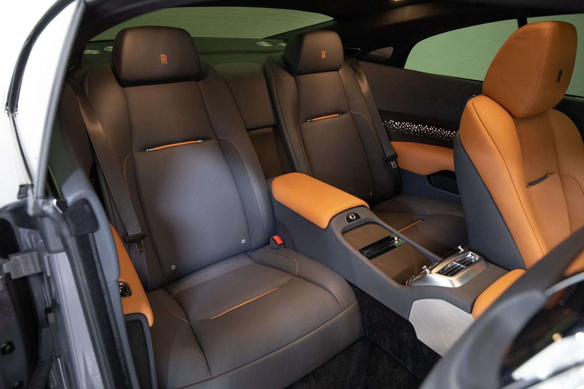 mph032_588428918_Used_2018_Rolls_Royce_Wraith_Luminary_Collection_1708563018_6918ba0e78