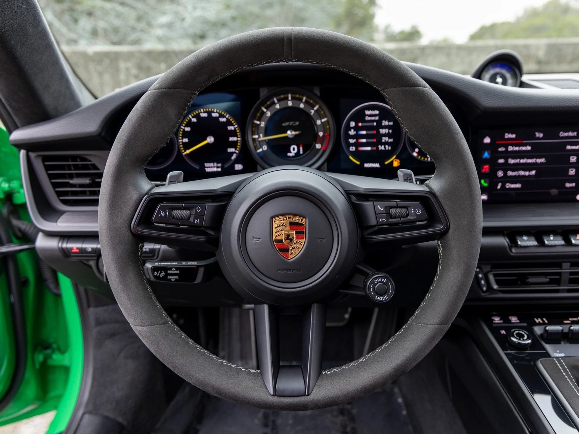 mph032_594902111_33_55e3aa64bf