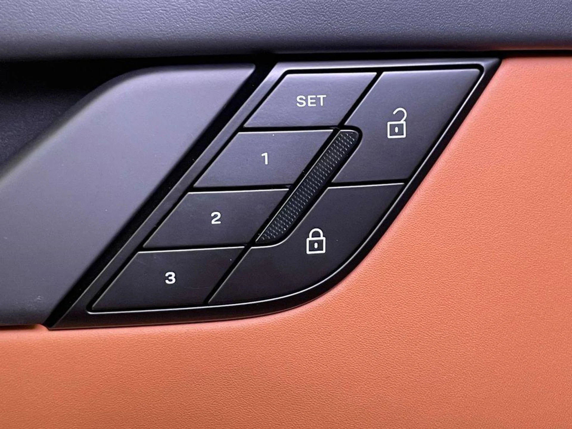 mph032_601267775_u_FV_3_GP_Kqs_BG_Ojbqwdwx6_V1q_N4_I4_f0176f2b82