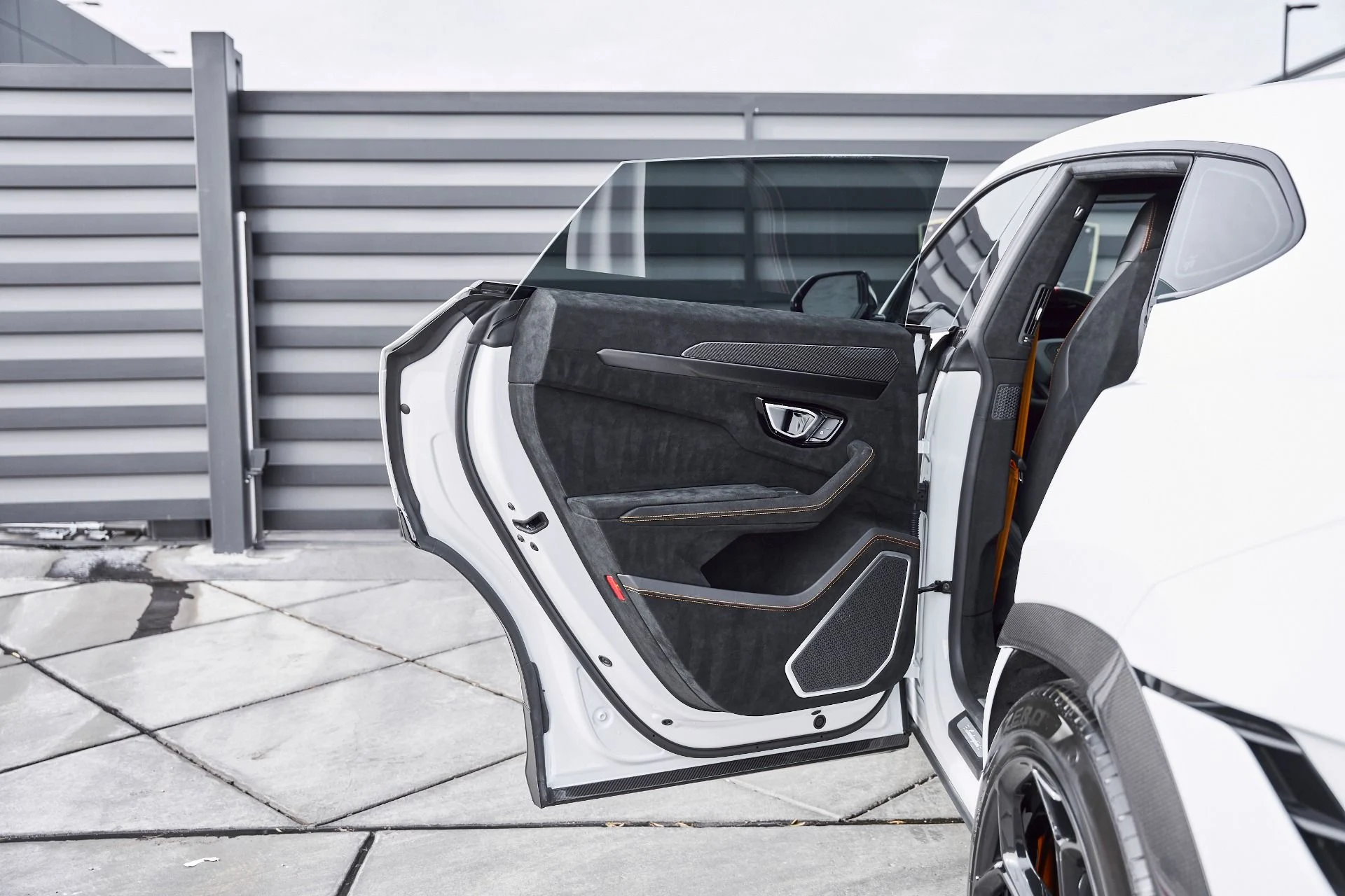 mph032_61538321_Used_2024_Lamborghini_Urus_Performante_1768001129_6c4b89ecd8