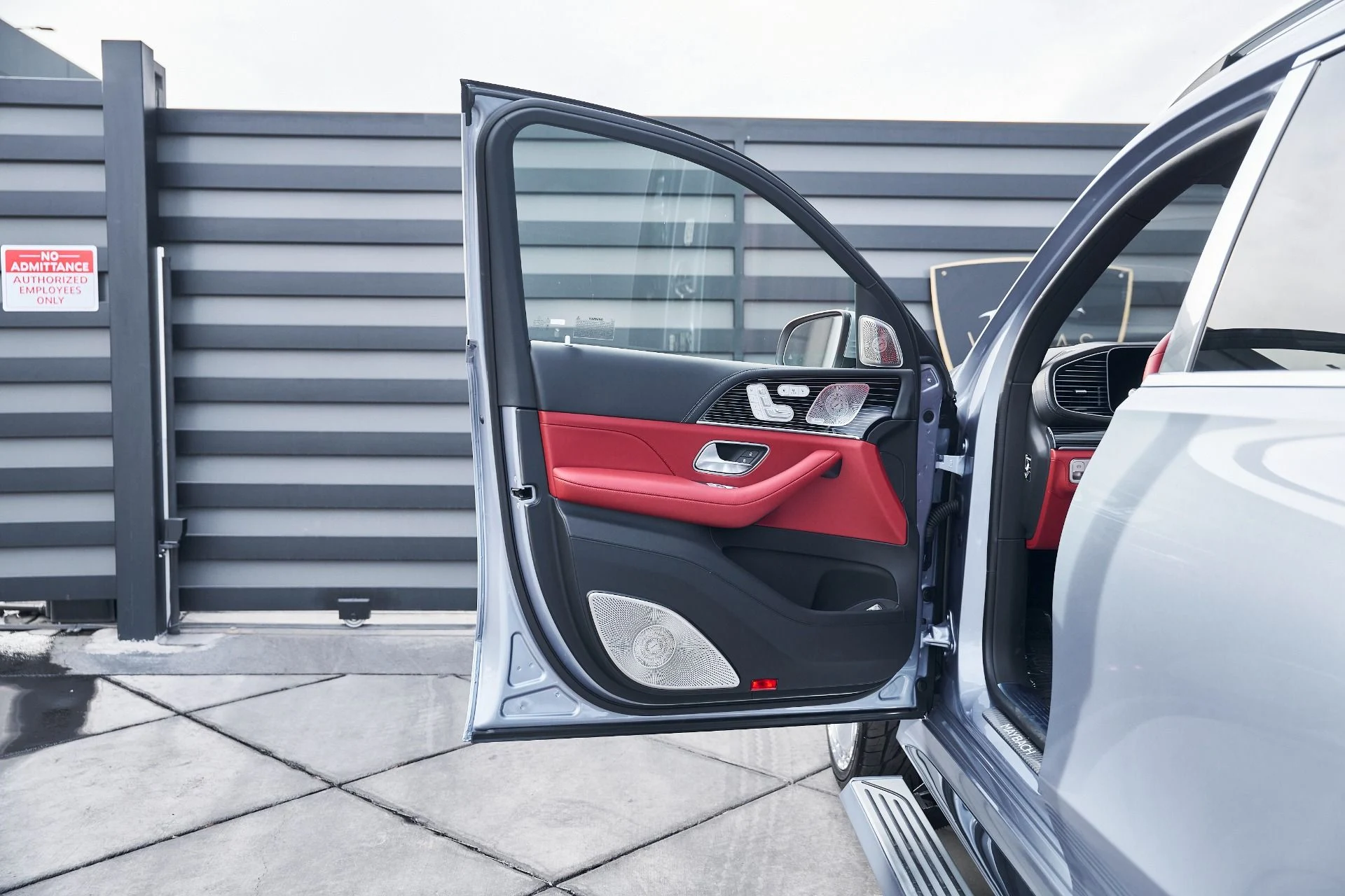 mph032_616303057_Used_2026_Mercedes_Benz_GLS_Maybach_GLS_600_1769136324_4a7d72f508