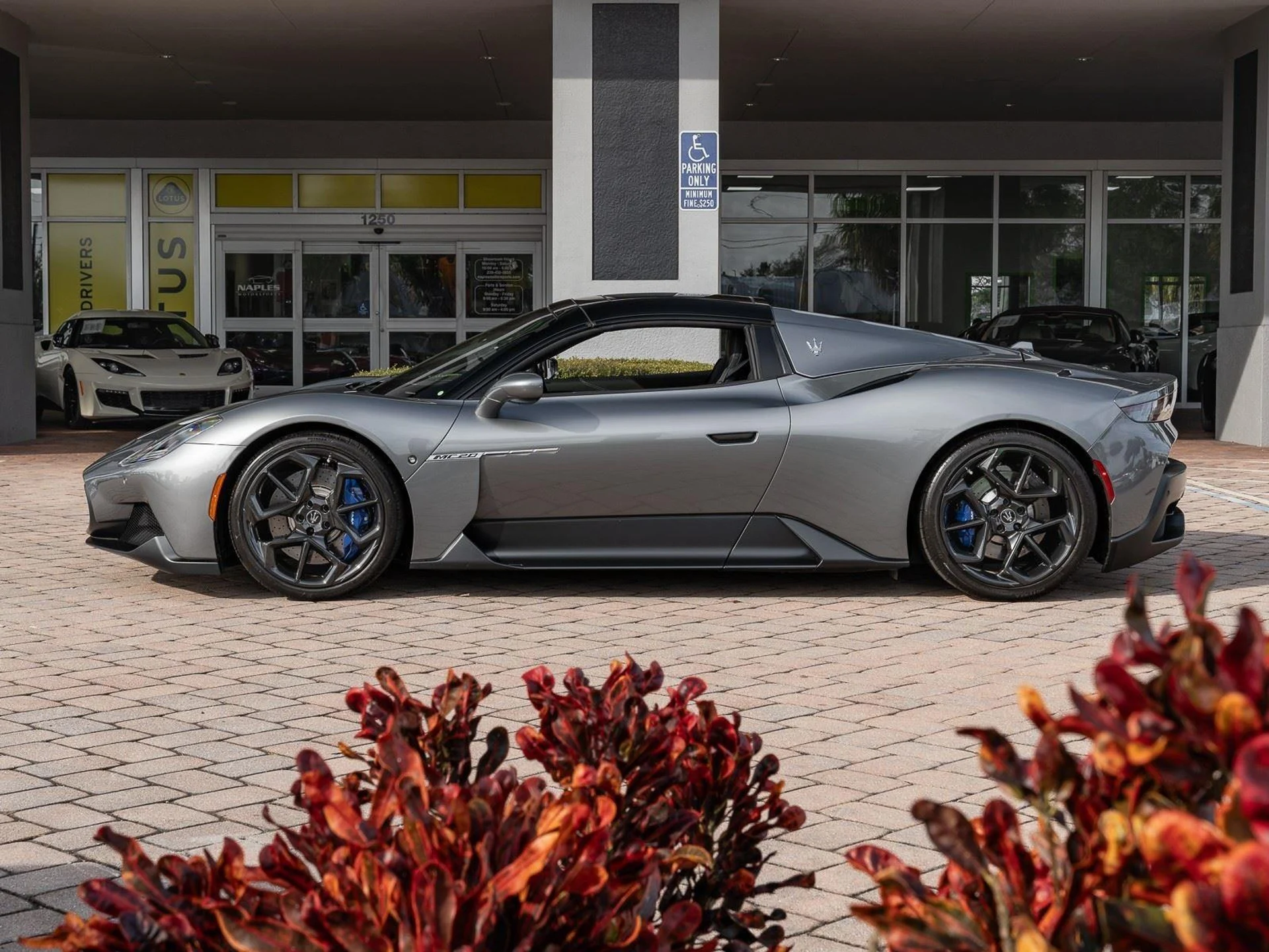 mph032_637273583_Used_2023_Maserati_MC_20_Cielo_1773864343_d73b0c2847