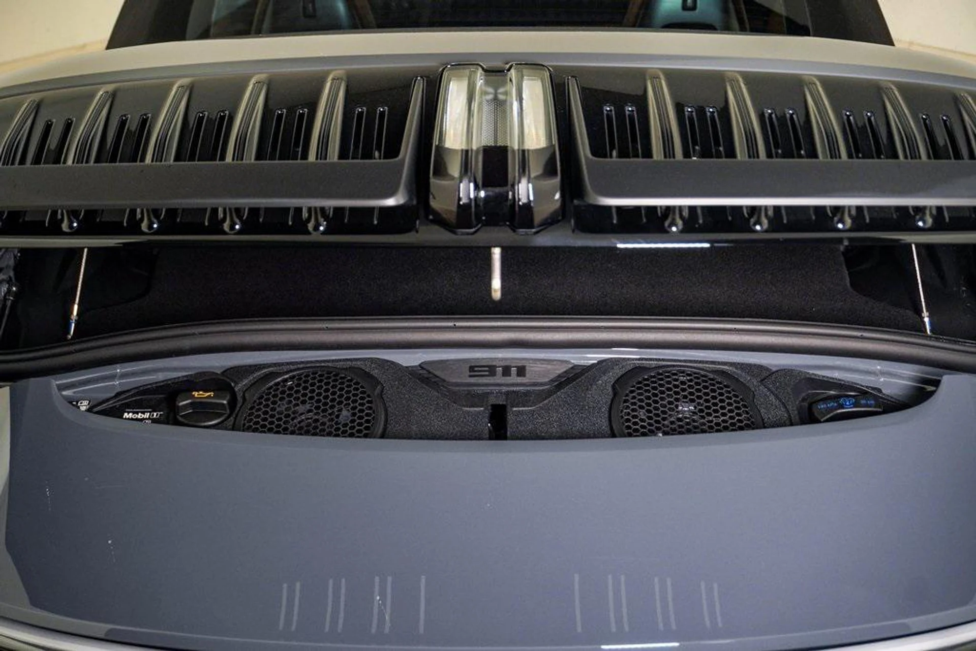 mph032_640852698_z4_Rg_V3s_8h_Dis2v_FK_7ap_DM_Wo_Q7o_572df4aa7e