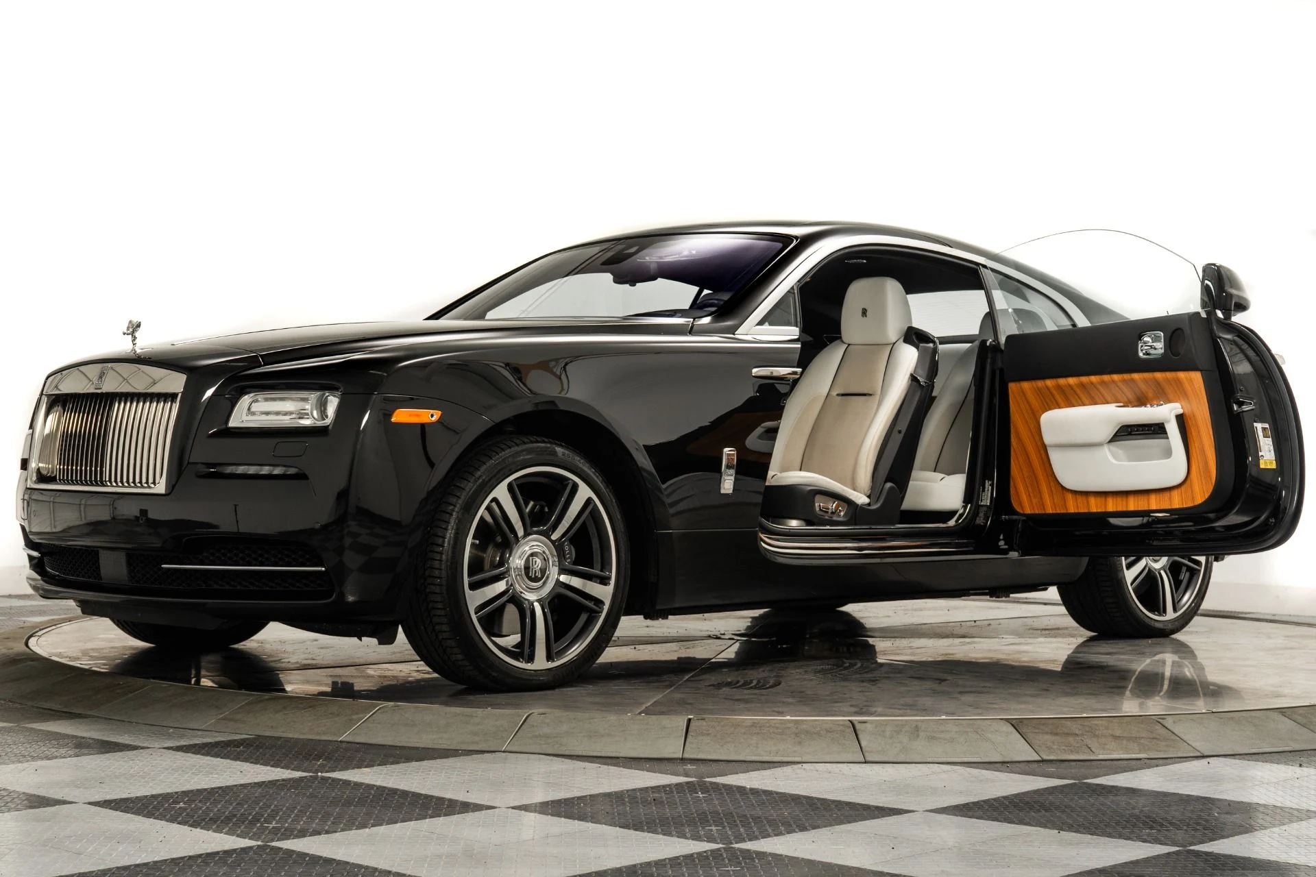 mph032_646406331_Used_2016_Rolls_Royce_Wraith_1759423730_cd6964a7e1