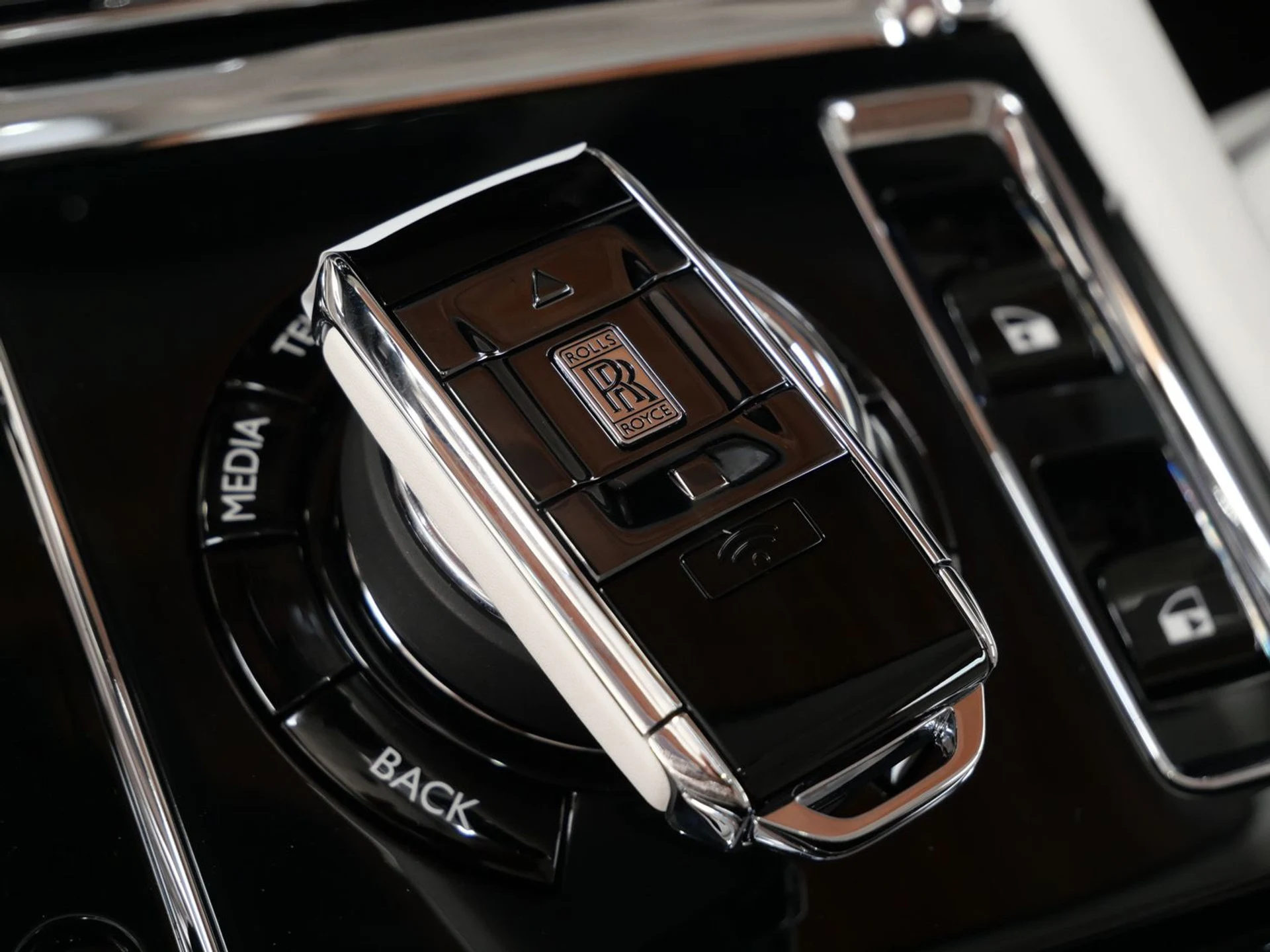 mph032_653243429_668cbc30fb744eea705cbea786b1e726x_4e1d798abc