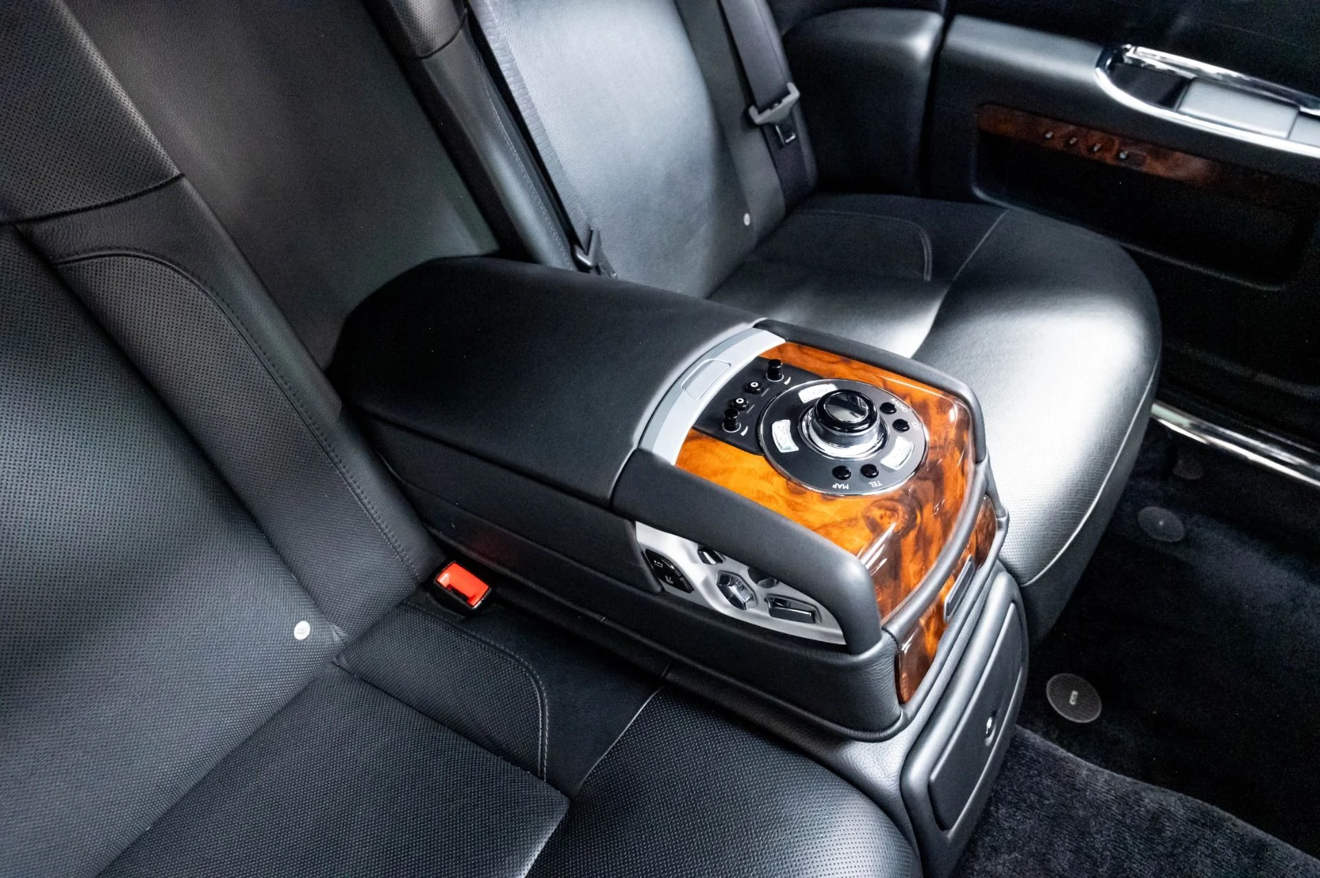 mph032_656208640_Used_2012_Rolls_Royce_Ghost_1778014944_08090d6818