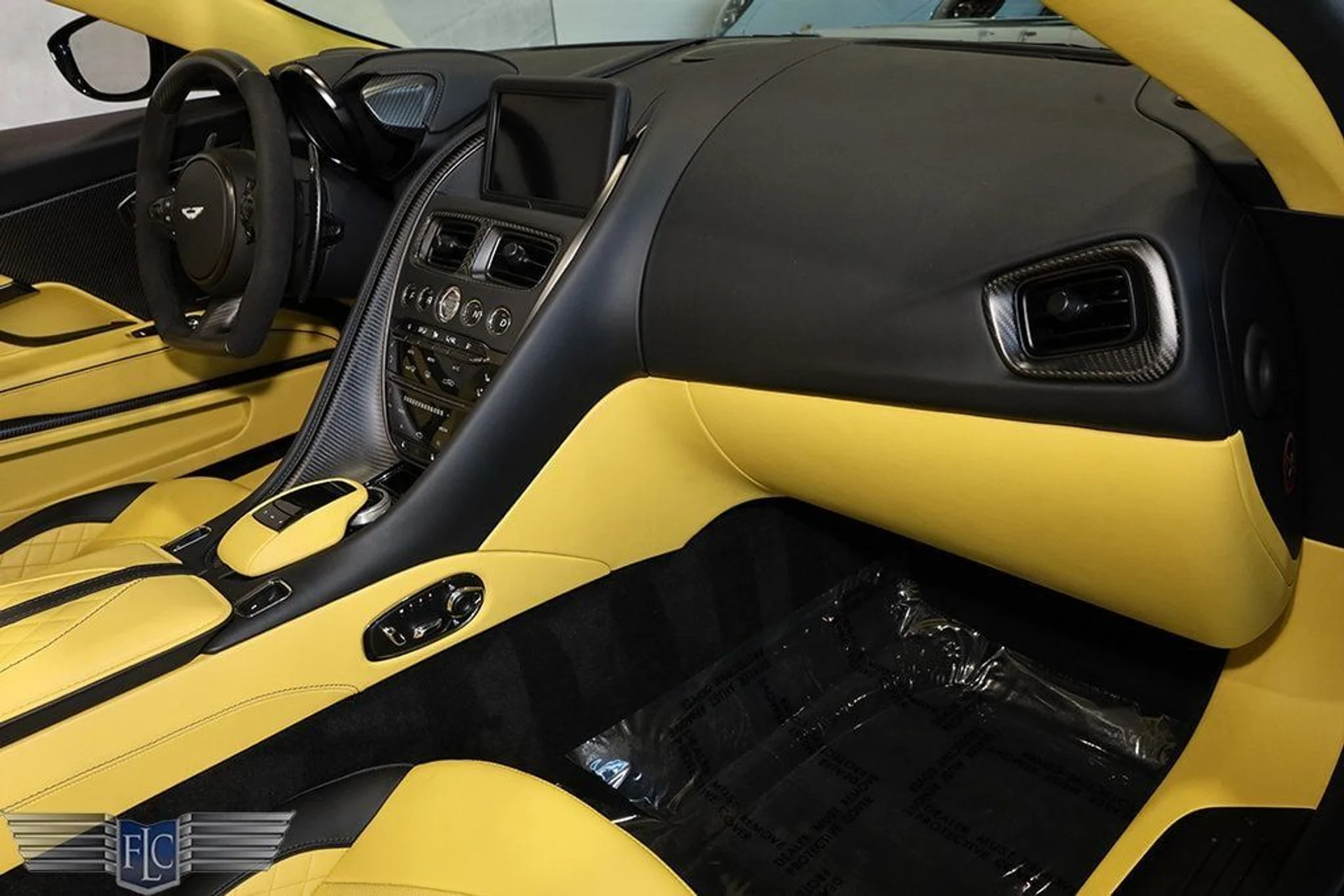 mph032_674694828_used_2023_aston_martin_dbs_20235volante770ultimate_9689_22994688_33_1024_9b51064e03