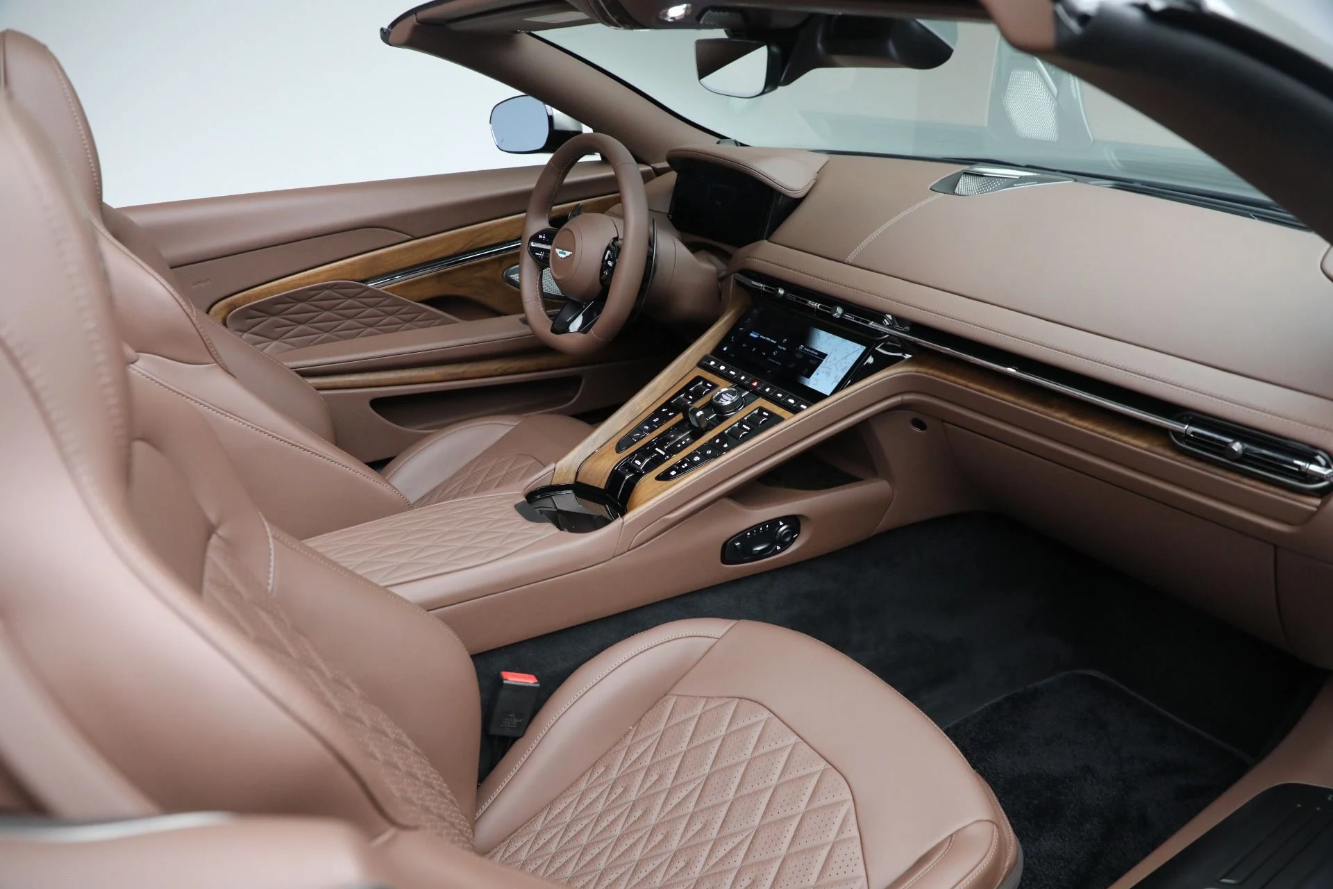 mph032_675654691_New_2026_Aston_Martin_DB_12_Volante_b6a8f634d0