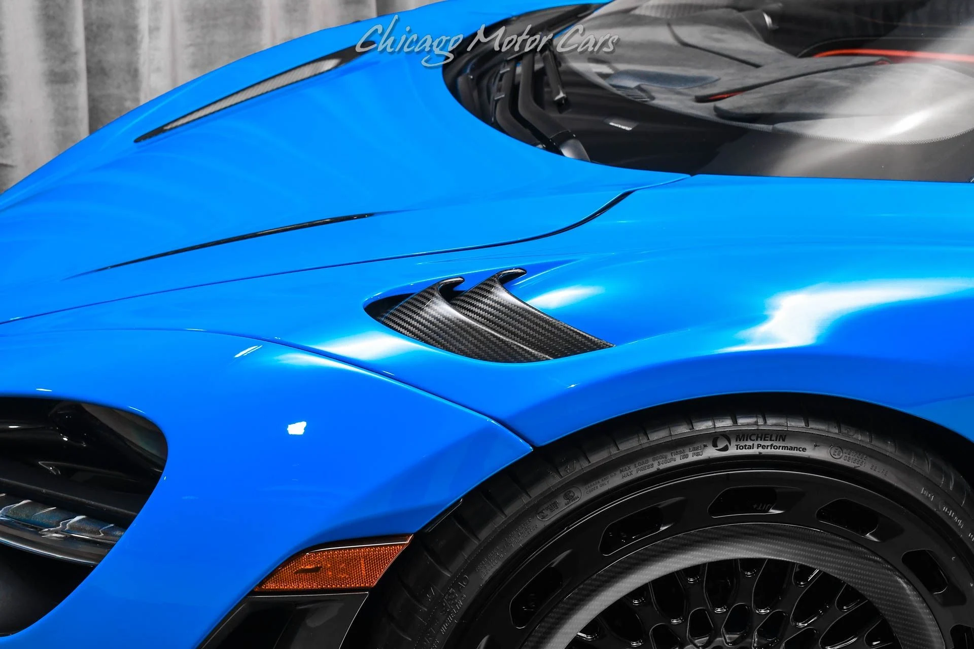 mph032_679433607_13451_p33_l_b9419facea