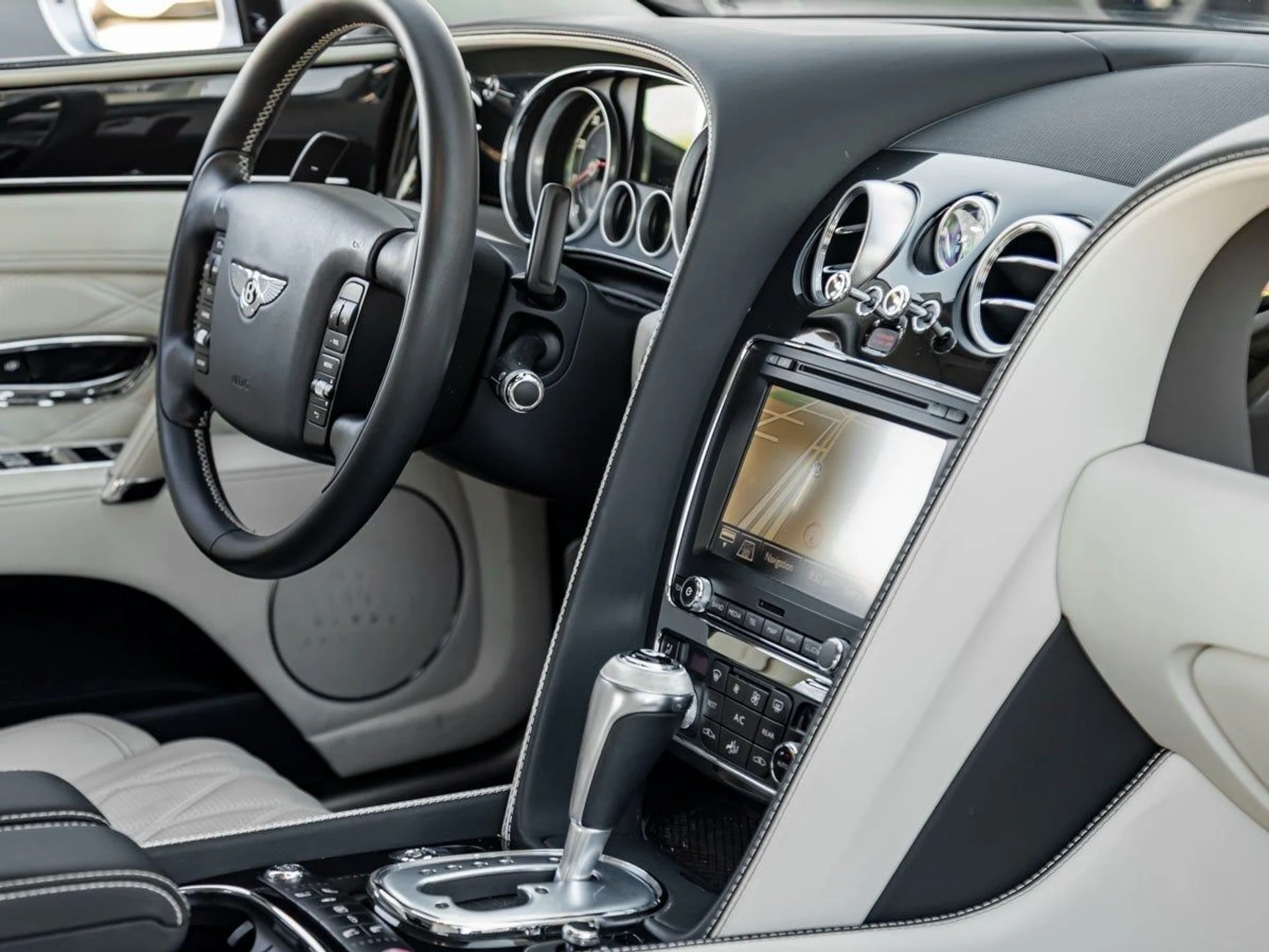 mph032_680705448_33_ad2513db22