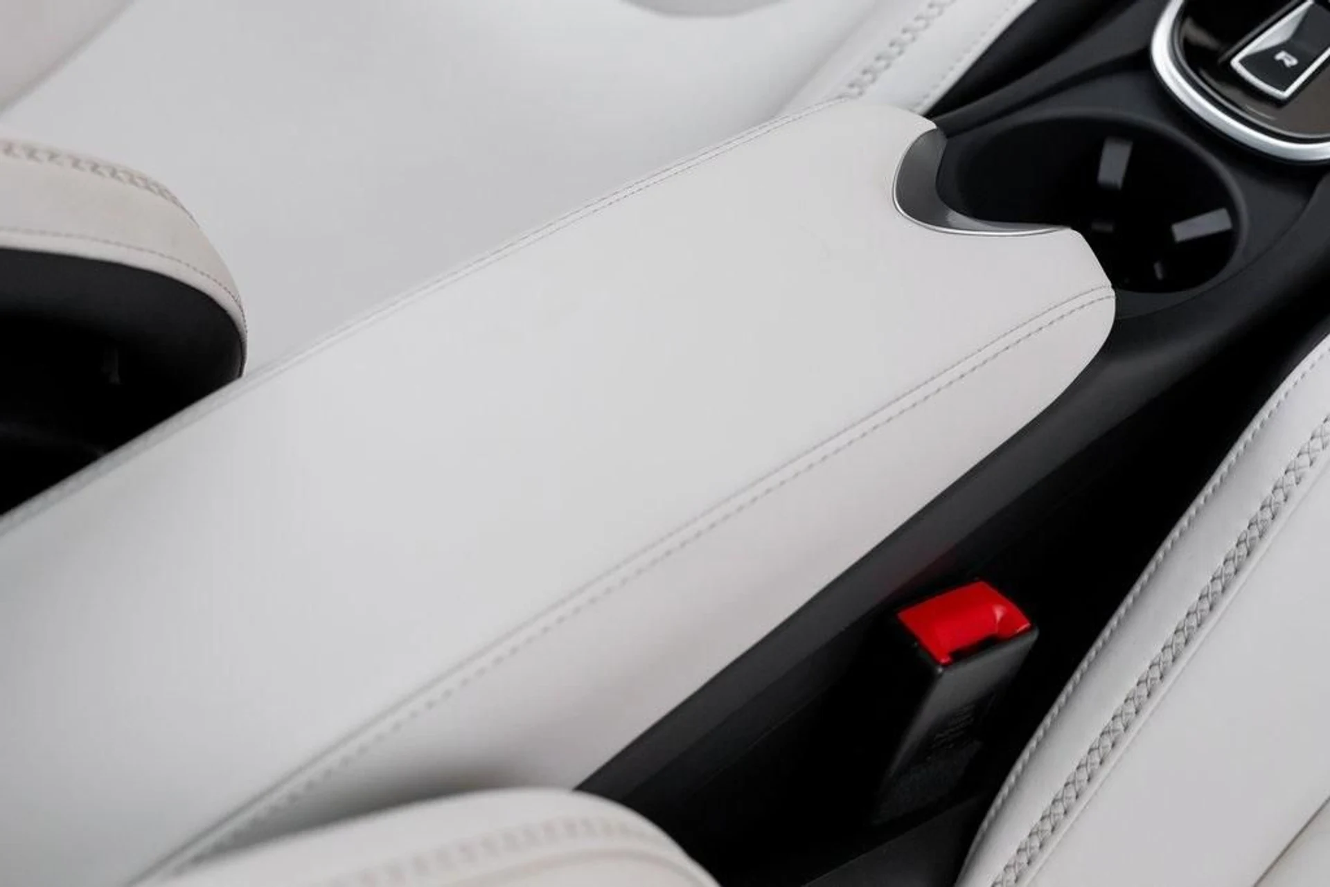 mph032_683777967_Used_2025_MCLAREN_GTS_1721509511_2bd487547a