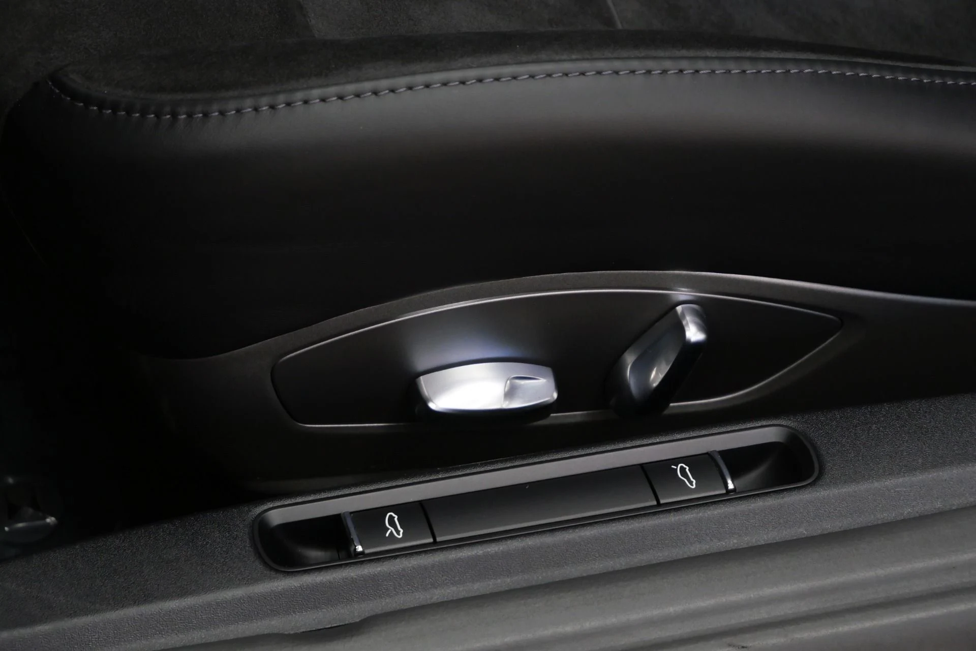 mph032_696145655_Used_2018_Porsche_911_Targa_4_GTS_Low_Miles_Rare_GT_3_RS_Paint_Color_1773938313_113b5d9c18