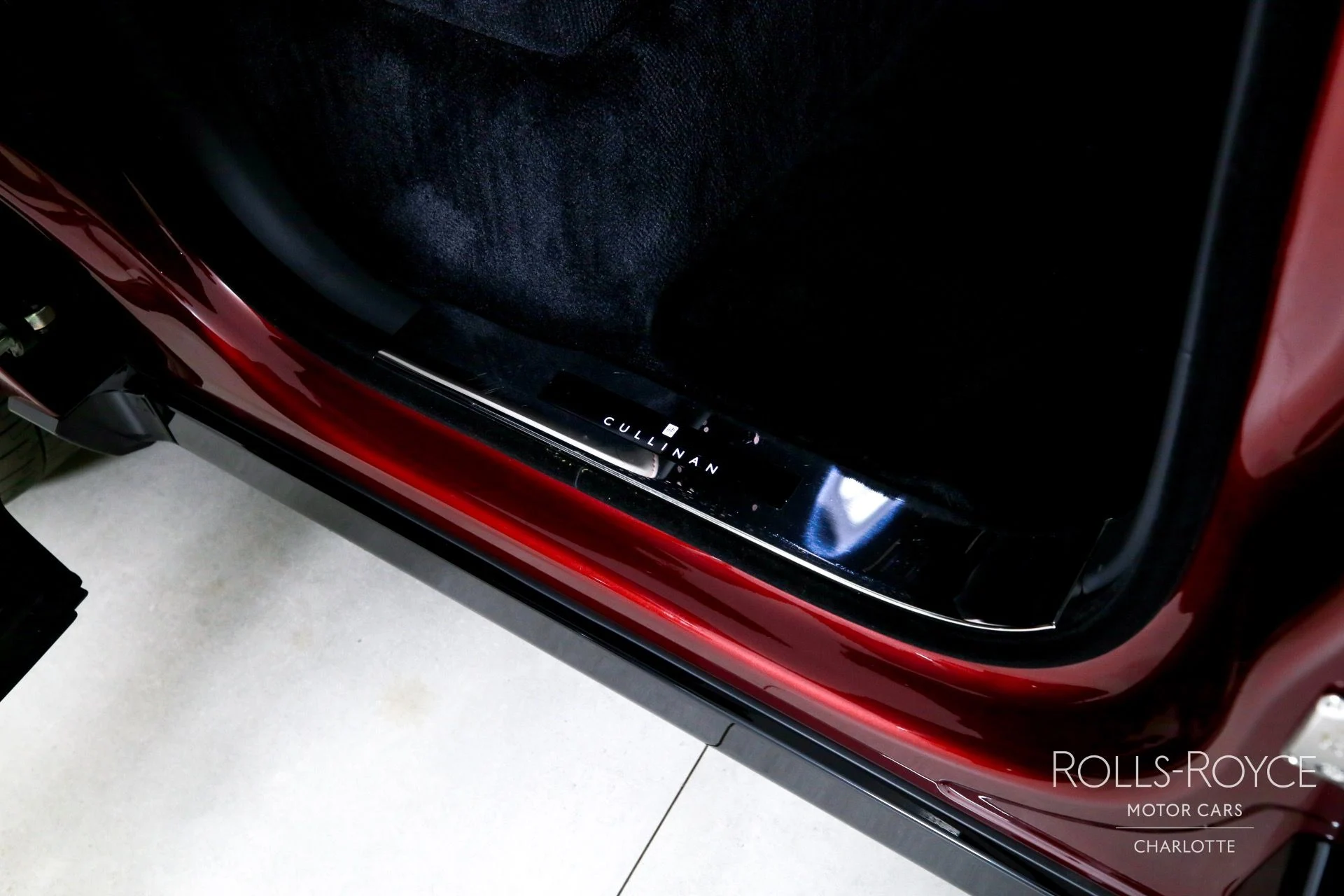 mph032_69813898_Used_2025_Rolls_Royce_Cullinan_1757533758_66a4dc92ae