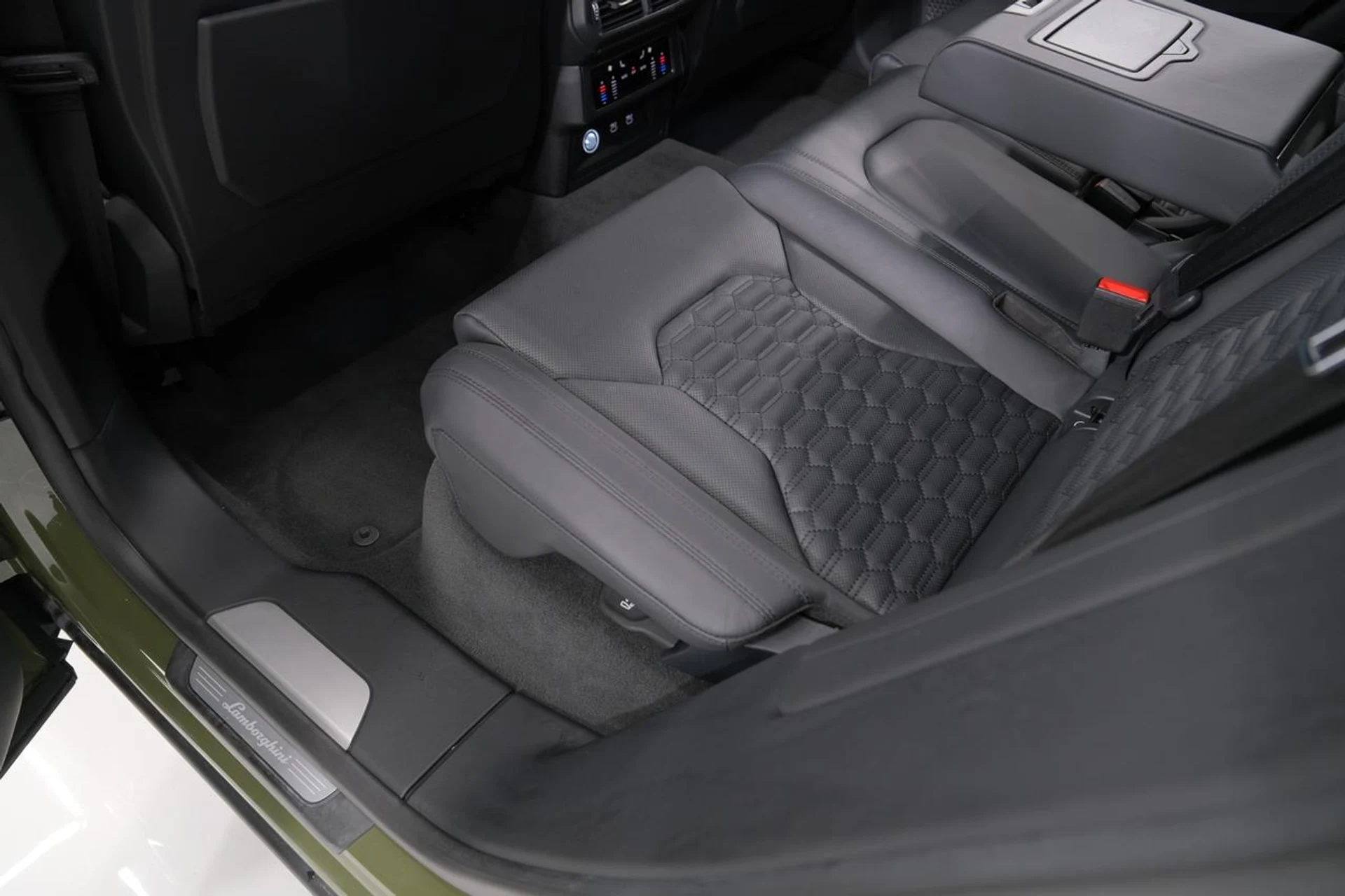 mph032_69864177_a359a02db8414b6059ef68a3063b2305_a2b051a699