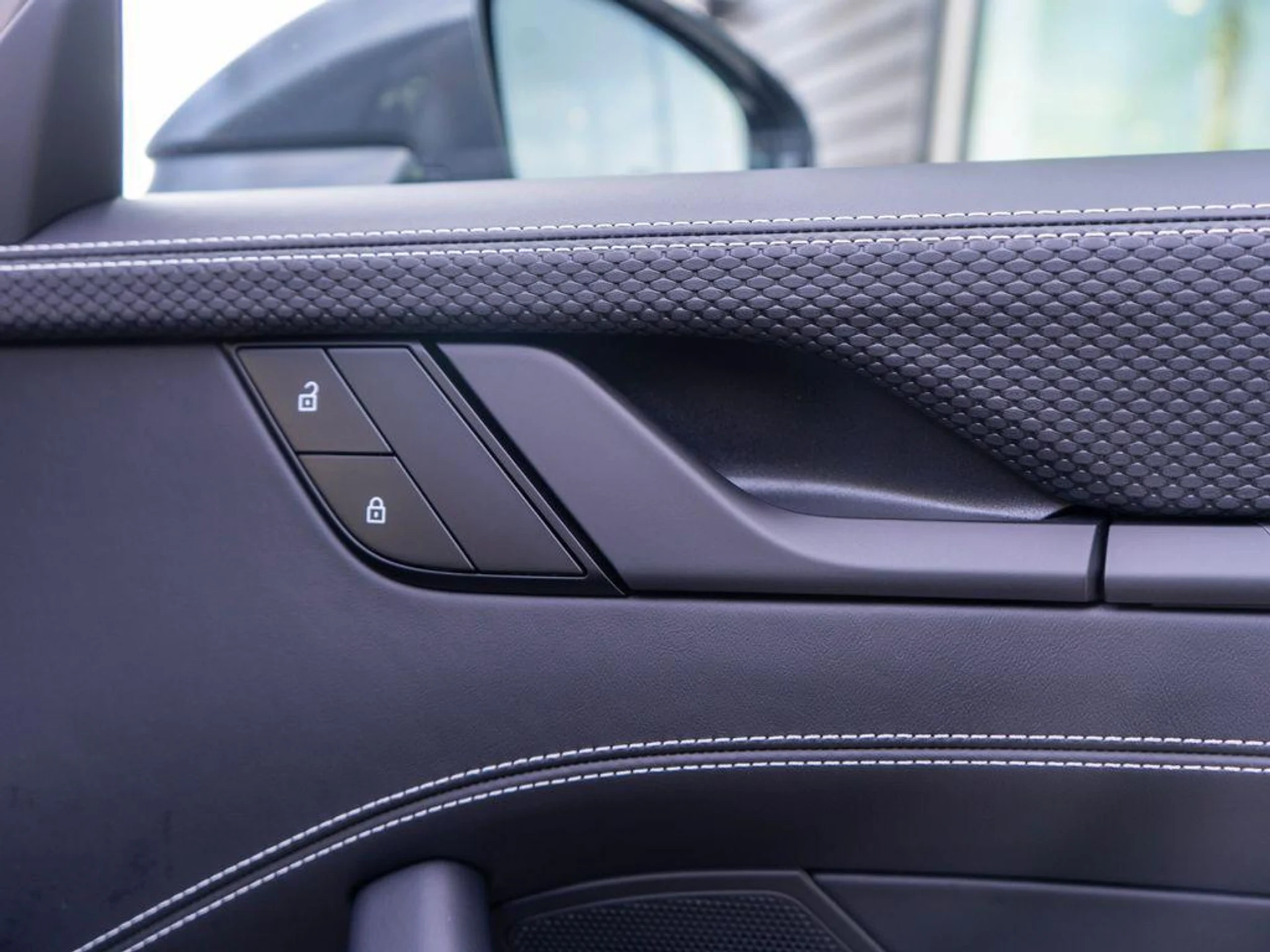 mph032_699937987_K3ly_Io_Gxz_ZR_Fb_L4_V_Vp7y_SKY_Nvz_E_1a42b38742