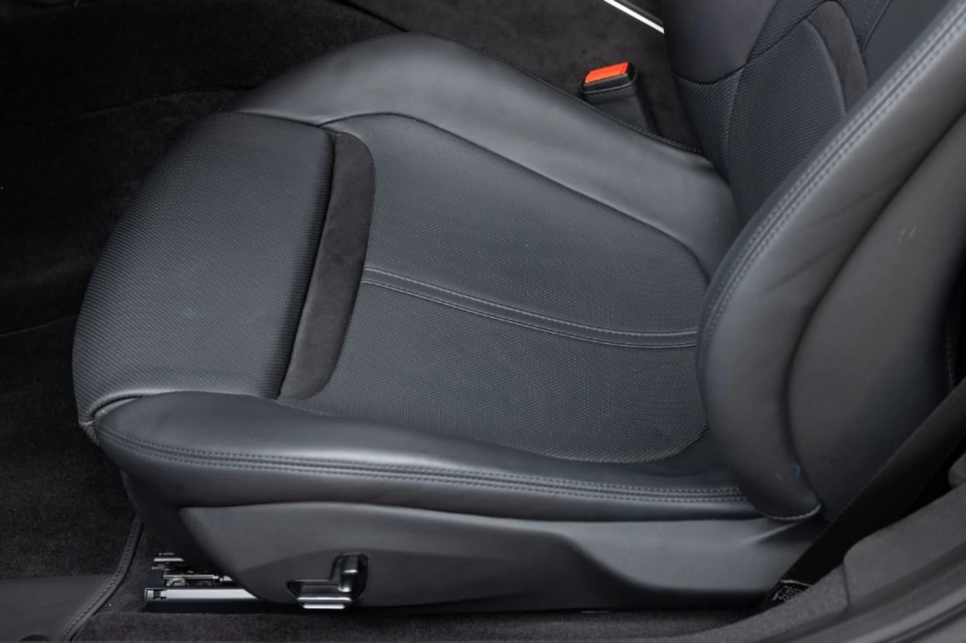 mph032_70870956_Used_2024_Ferrari_Roma_Spider_3fd046d864