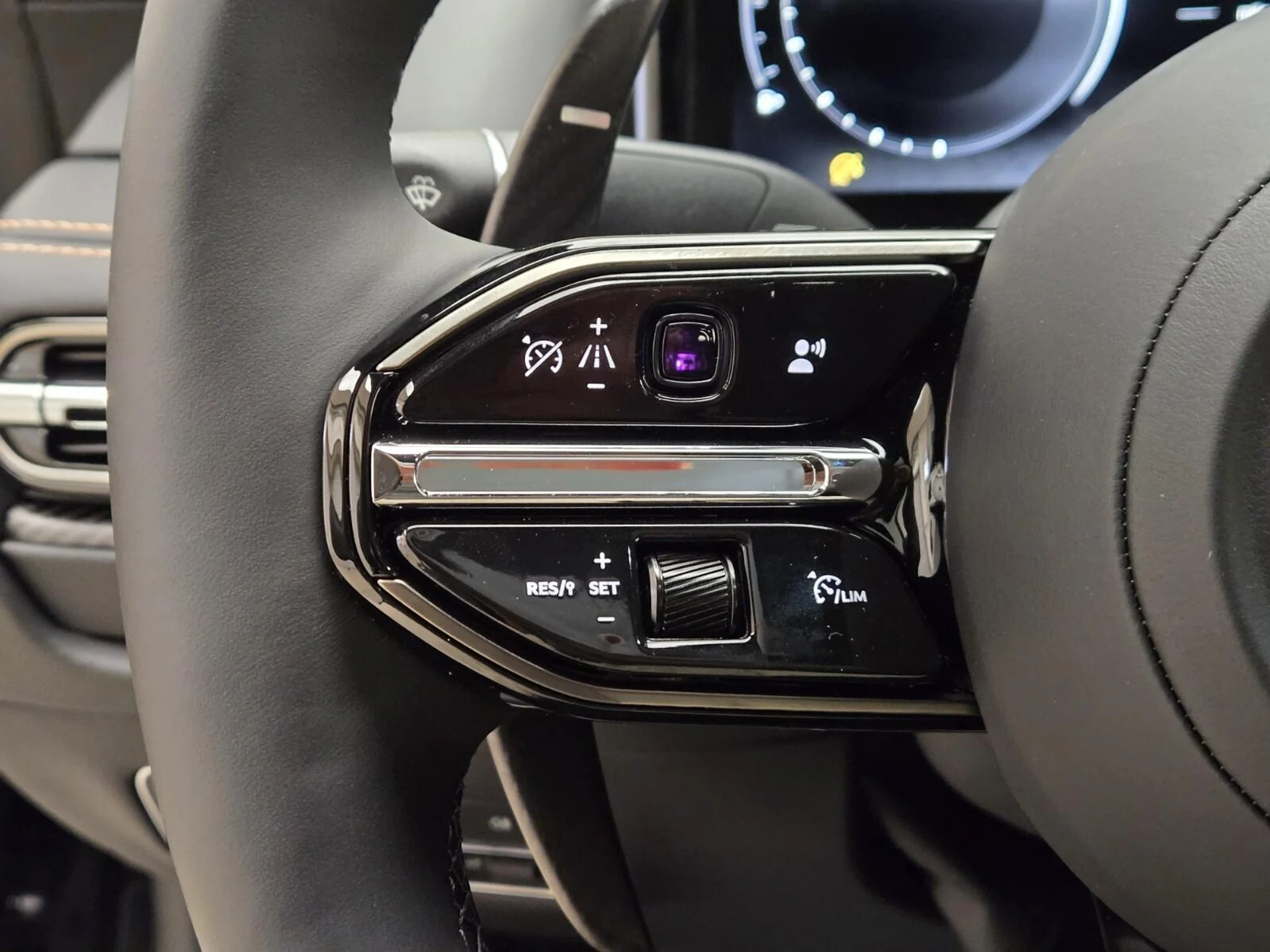 mph032_709263276_New_2026_Aston_Martin_DB_12_1769062397_7933dd9e79