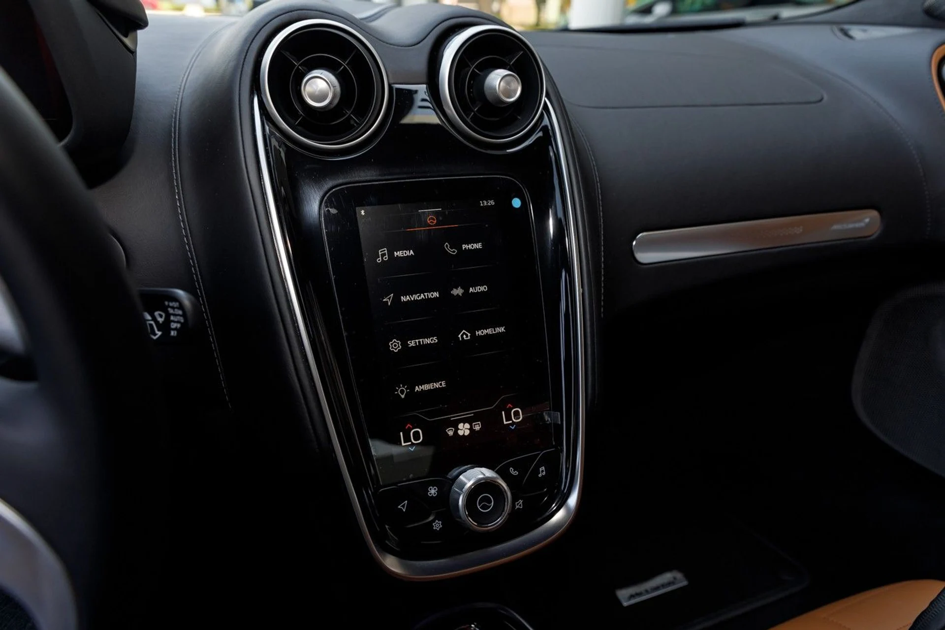 mph032_73395527_470_p33_l_882aeaa763