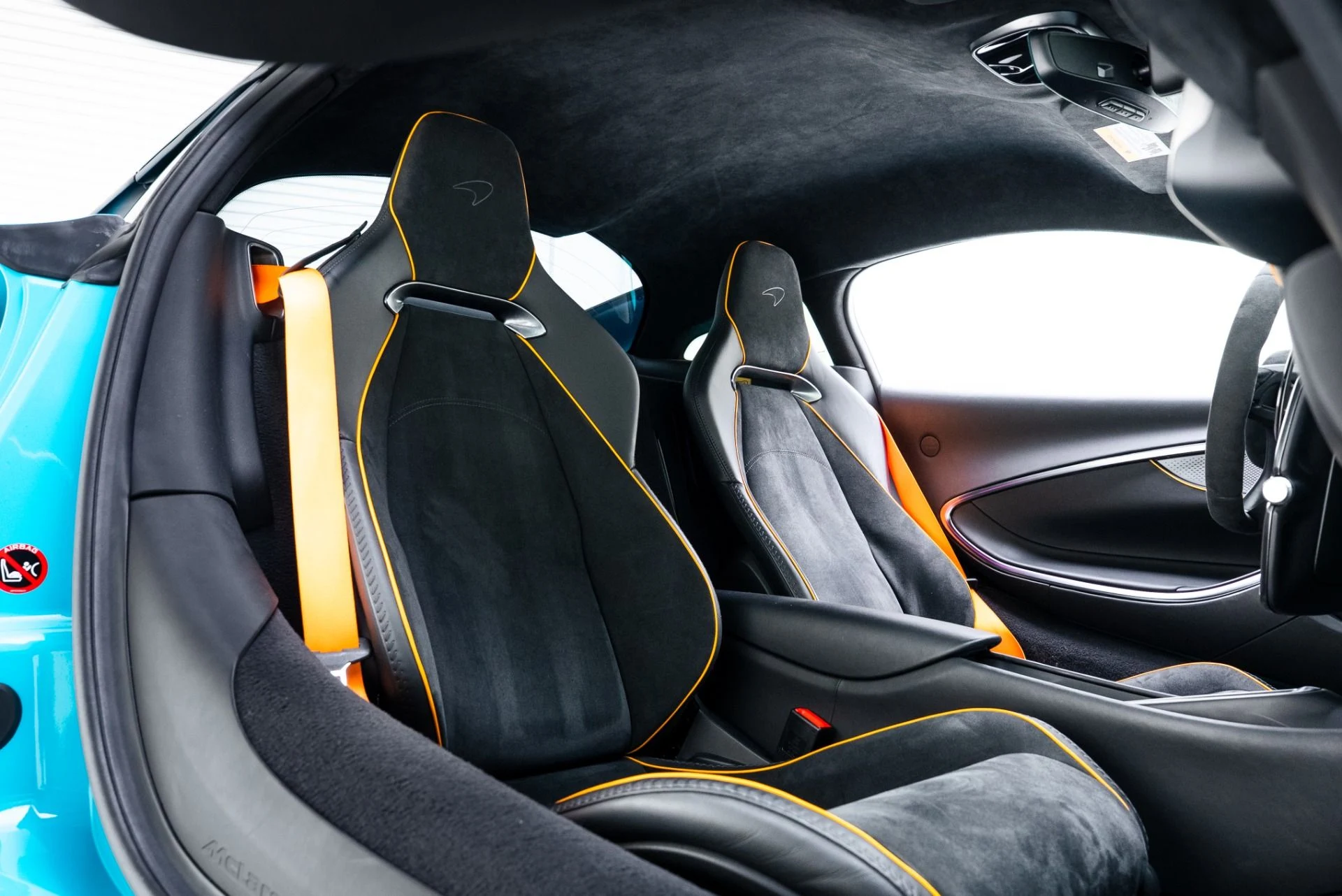 mph032_734735645_Used_2023_Mc_Laren_Artura_1770682323_41885e55f3